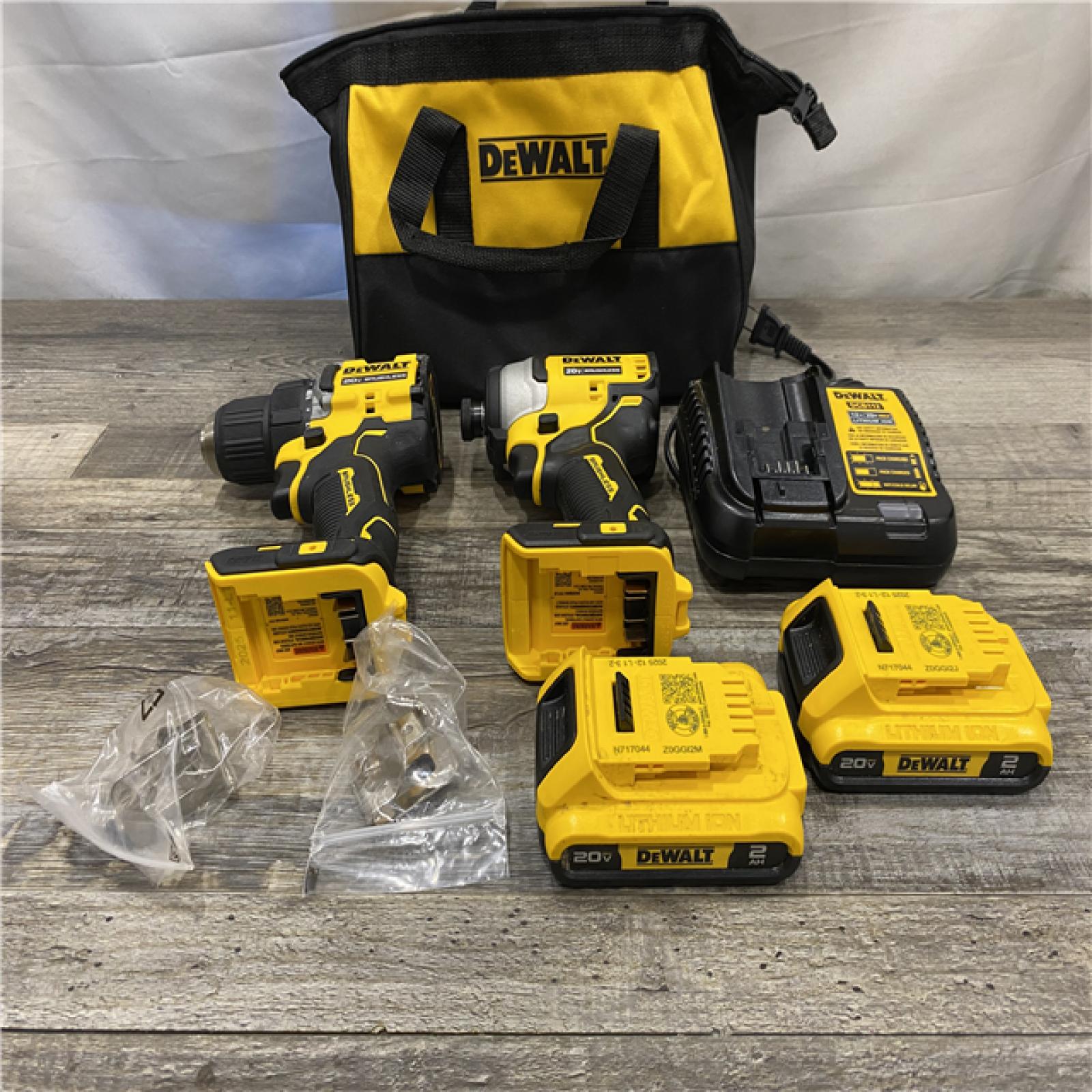AS-IS DEWALT ATOMIC 20-Volt MAX Lithium-Ion Cordless Combo Kit