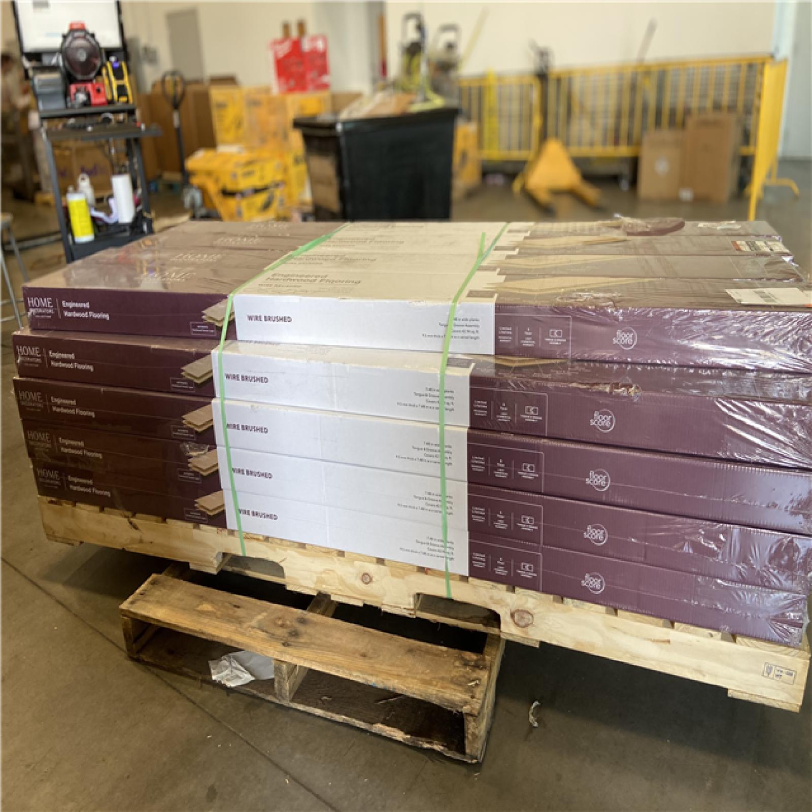 DALLAS LOCATION - Home Decorators Collection Regal Ridge White Oak 3/8 in. T X 7.5 in. W Tongue and Groove Engineered Hardwood Flooring (42.948 sq.ft./case) - 24 UNITS