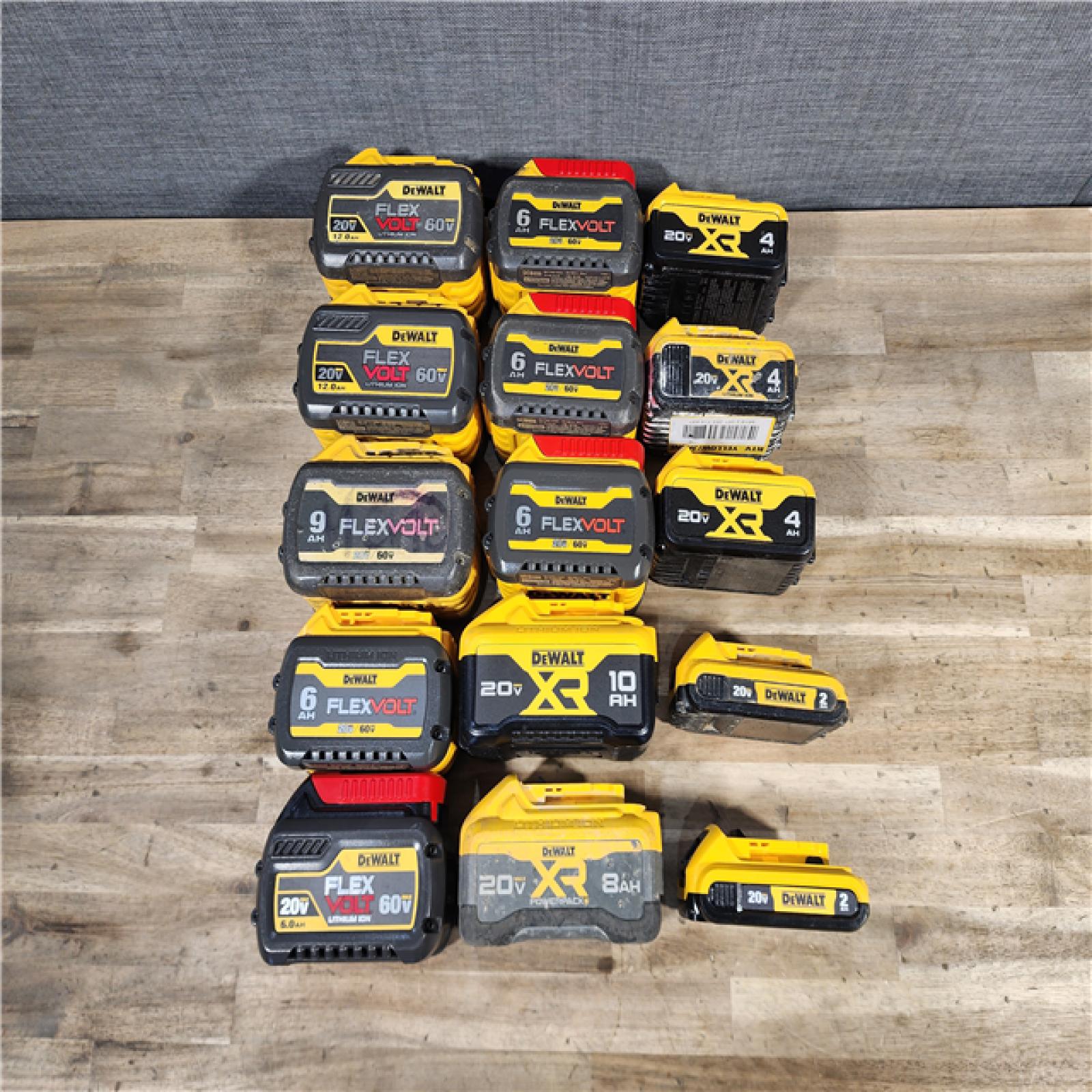 HOUSTON LOCATION - AS-IS DEWALT BATTERY PACK QTY - 15