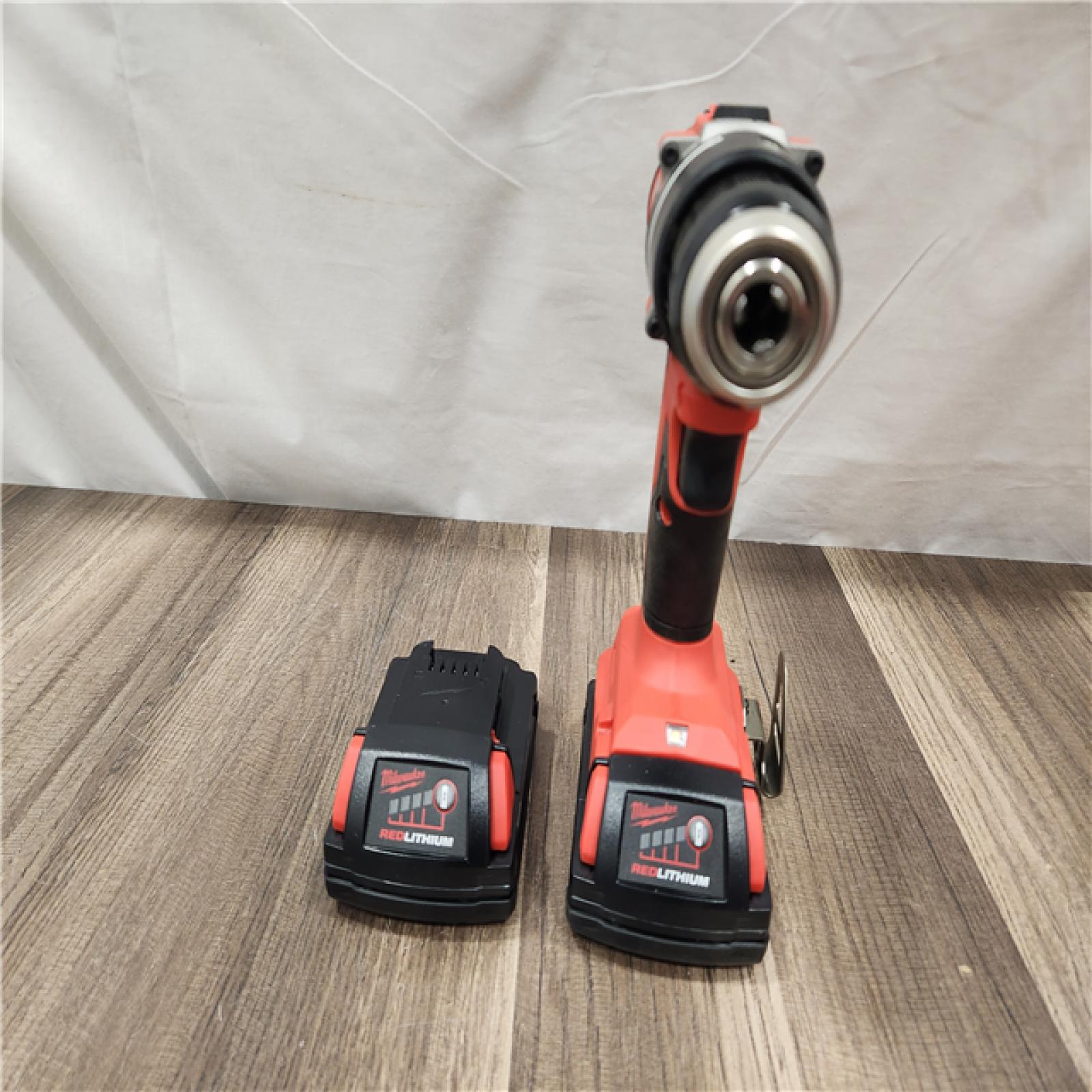 AS-IS- Milwaukee M18 18V Drill/Driver Kit