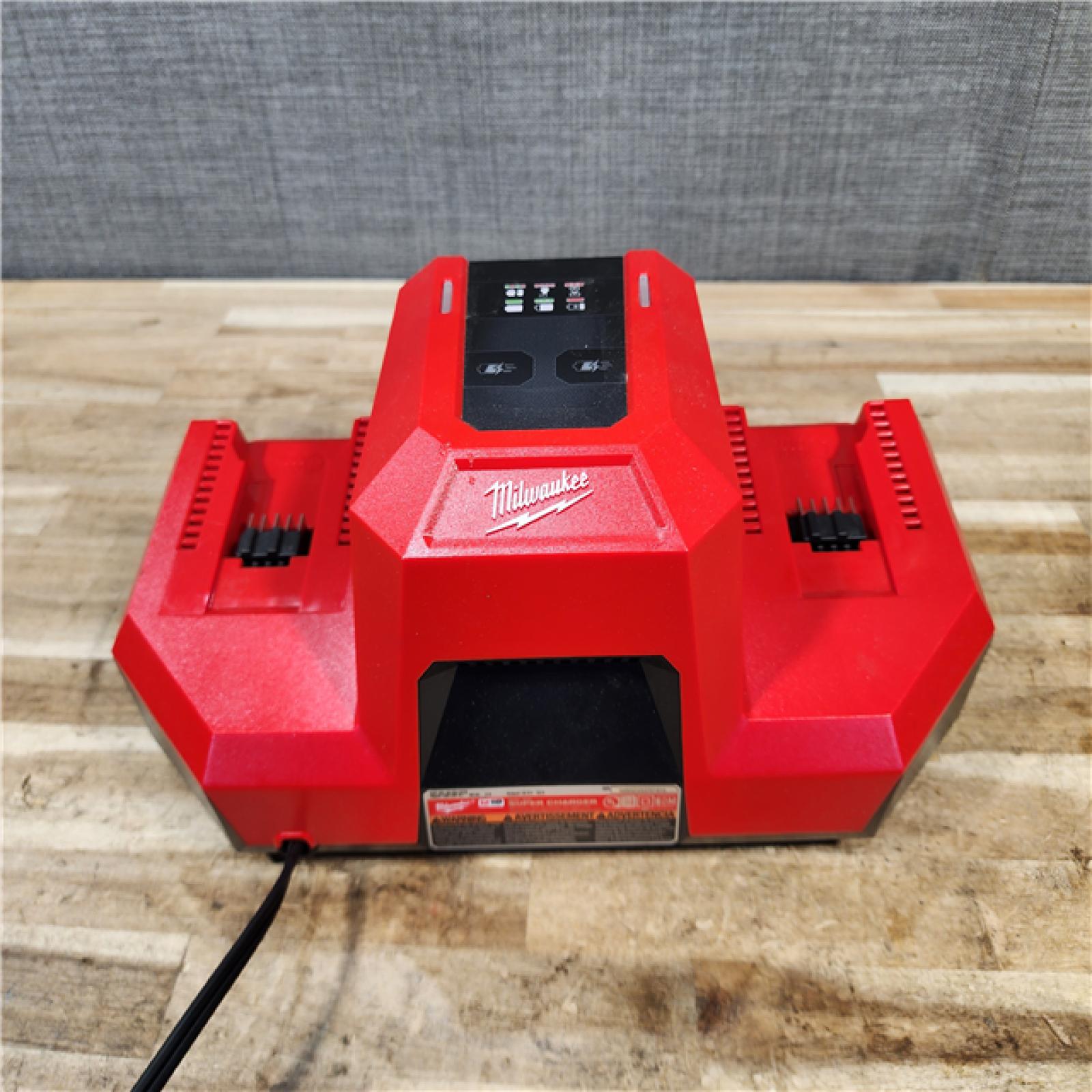 HOUSTON LOCATION - AS-IS Milwaukee M18 18V Dual Bay Simultaneous Super Charger (Tool-Only)
