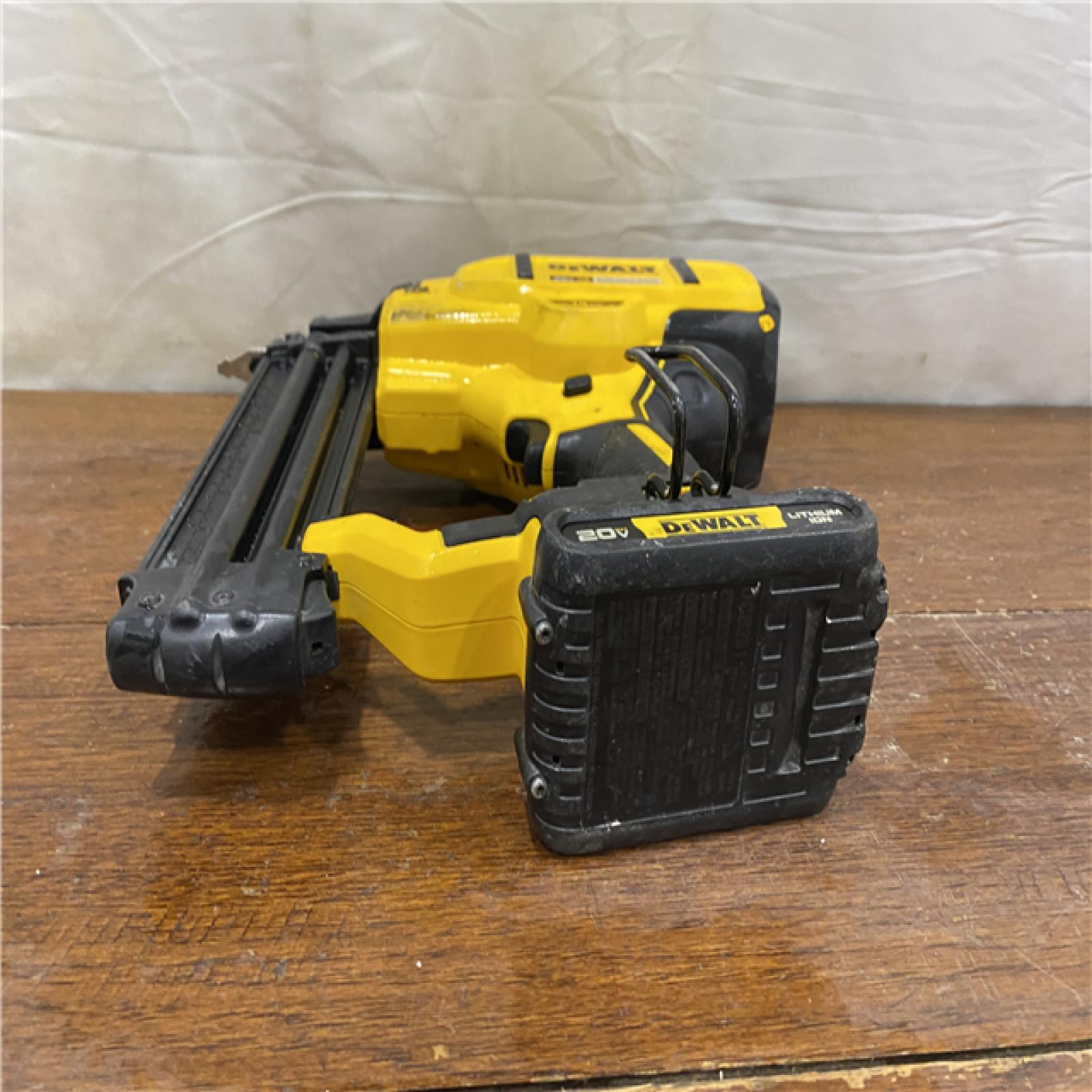 AS-IS DeWalt 20V MAX XR Lithium-Ion Electric Cordless 18-Gauge Brad Nailer (Tool Only)