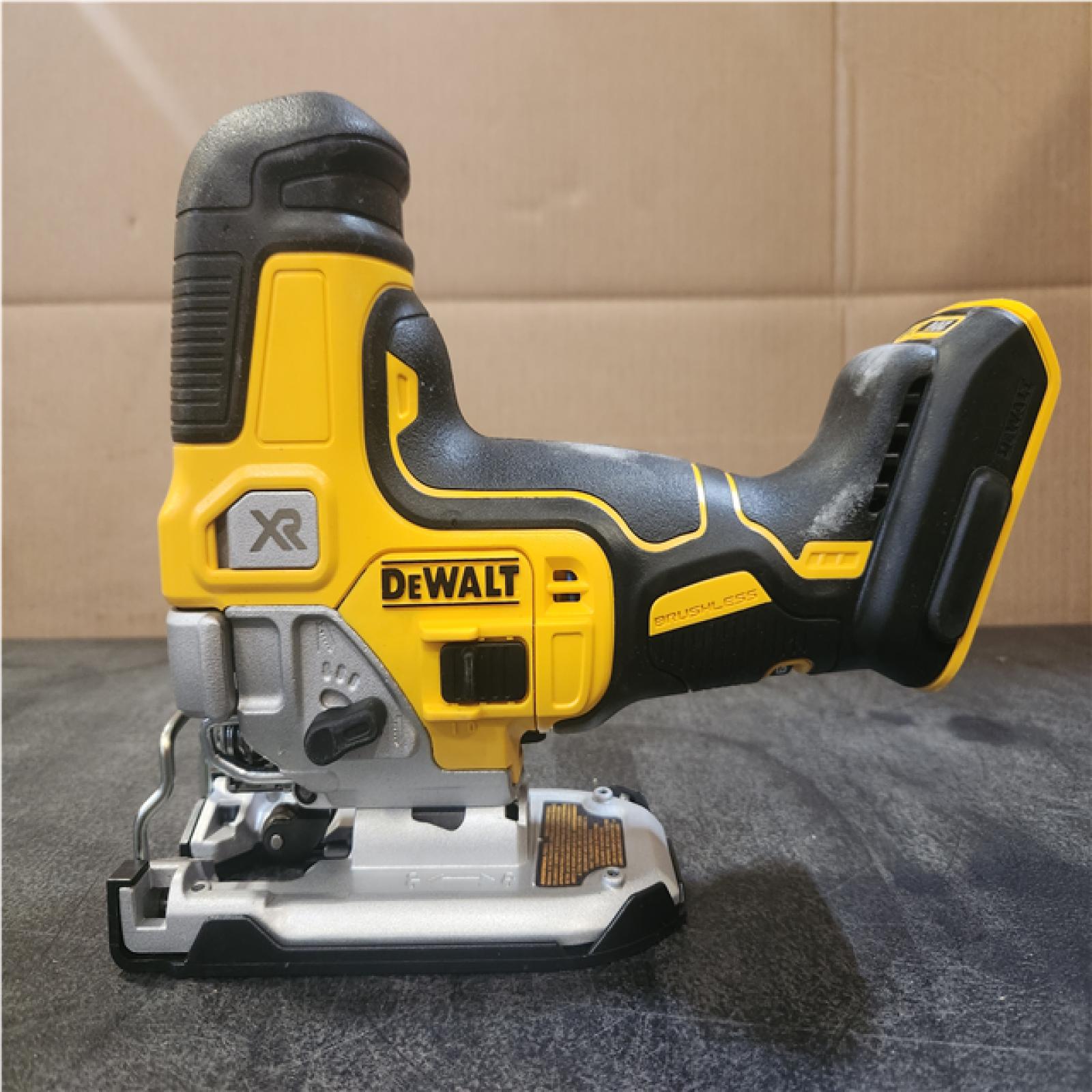 Phoenix NEW DEWALT 20V MAX XR Cordless Barrel Grip Jigsaw (Tool Only)