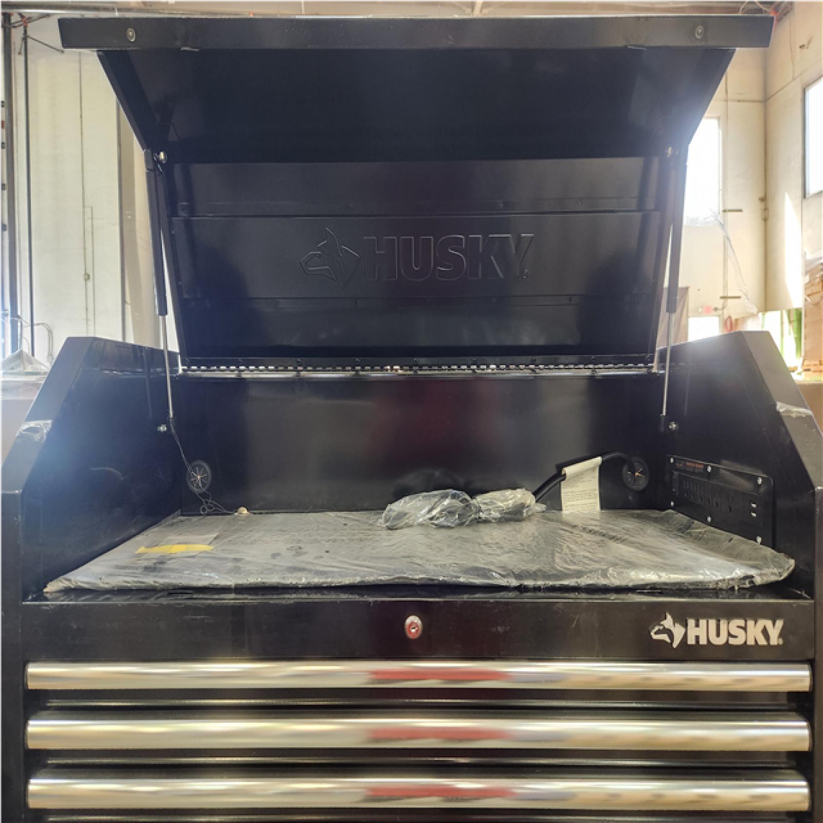 Phoenix LIKE NEW Husky Tool Storage 42 in. W x 18 in. D Standard Duty Black Tool Chest Combo