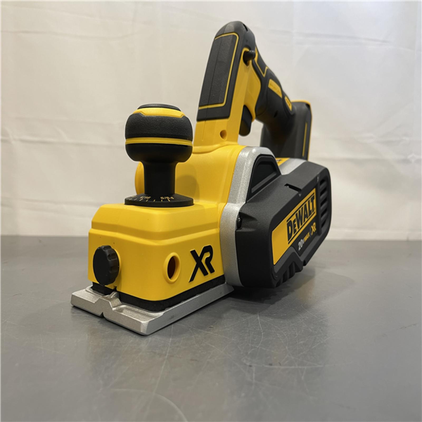 AS-IS - DEWALT 20V MAX Lithium Ion Brushless Planer