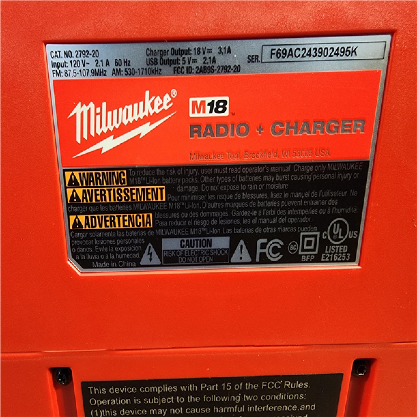 HOUSTON LOCATION - AS-IS M18 Lithium-Ion Cordless Jobsite Radio/Charger (TOOL ONLY)