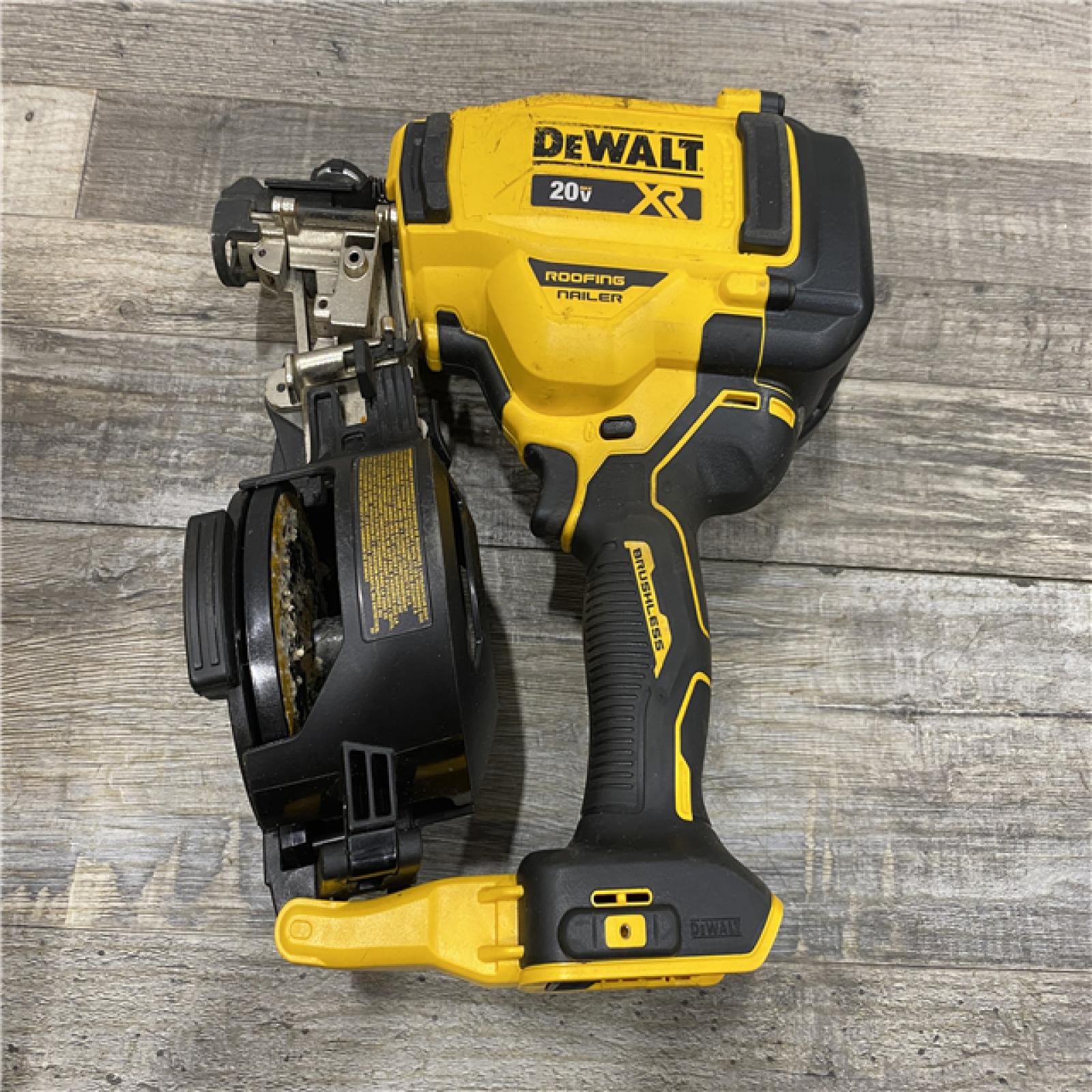 AS-IS DEWALT 20V MAX Lithium-Ion 15-Degree Electric Cordless Roofing Nailer Kit