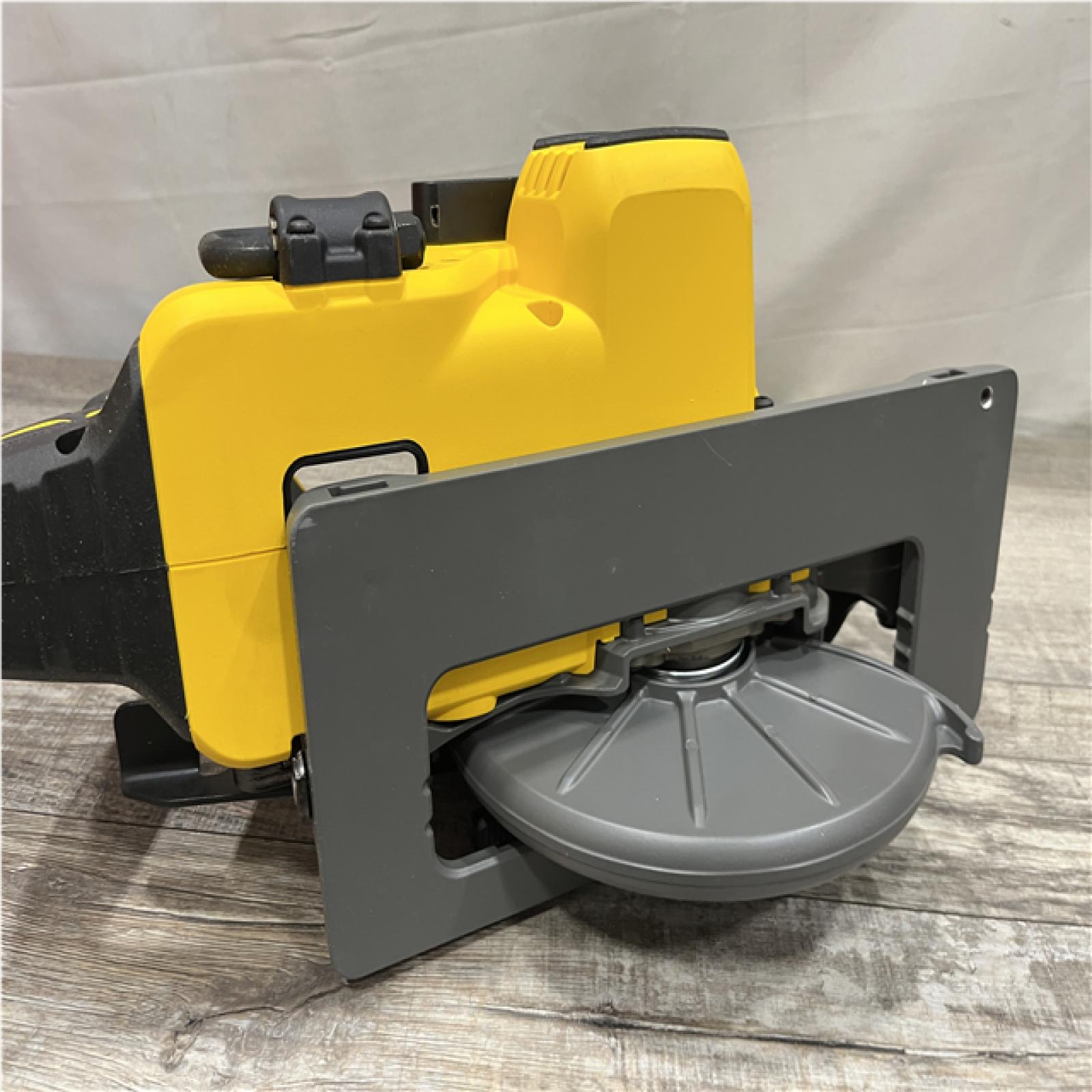 AS-IS DEWALT FLEXVOLT 60V MAX Cordless Brushless 7-1/4 in. Wormdrive Style Circular Saw (Tool Only)