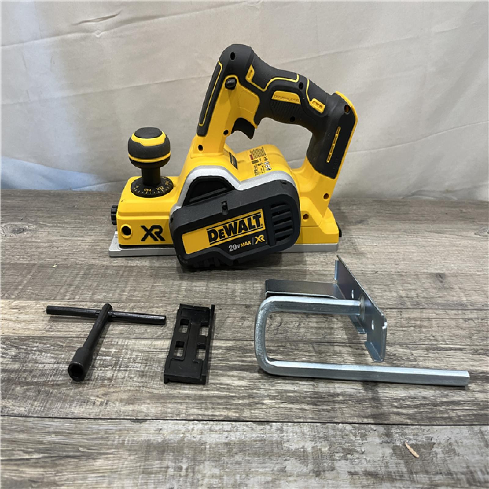 AS-IS DEWALT 20V MAX XR Cordless Brushless 3-1/4 in. Planer (Tool Only)