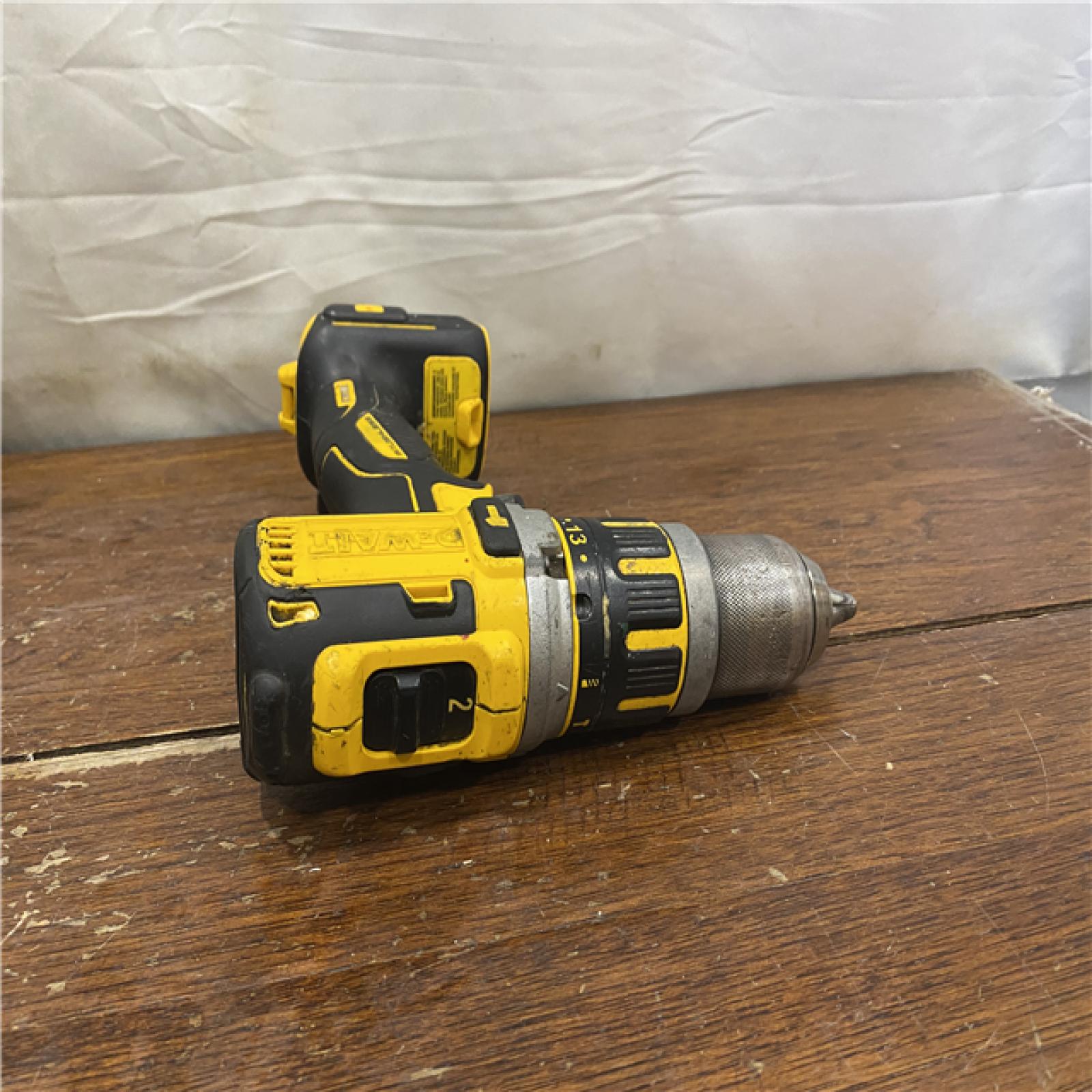 AS-IS DEWALT 20V MAX XR Brushless Cordless 1/2 Drill/Driver Kit