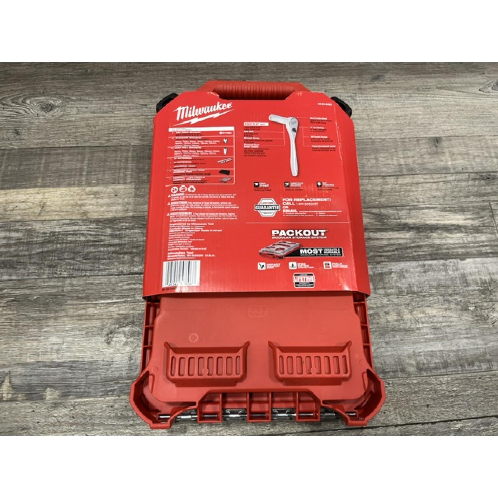 NEW - Milwaukee 3/8 in. Drive Metric Ratchet and Socket Mechanics Tool Set with PACKOUT Case (32-Piece)