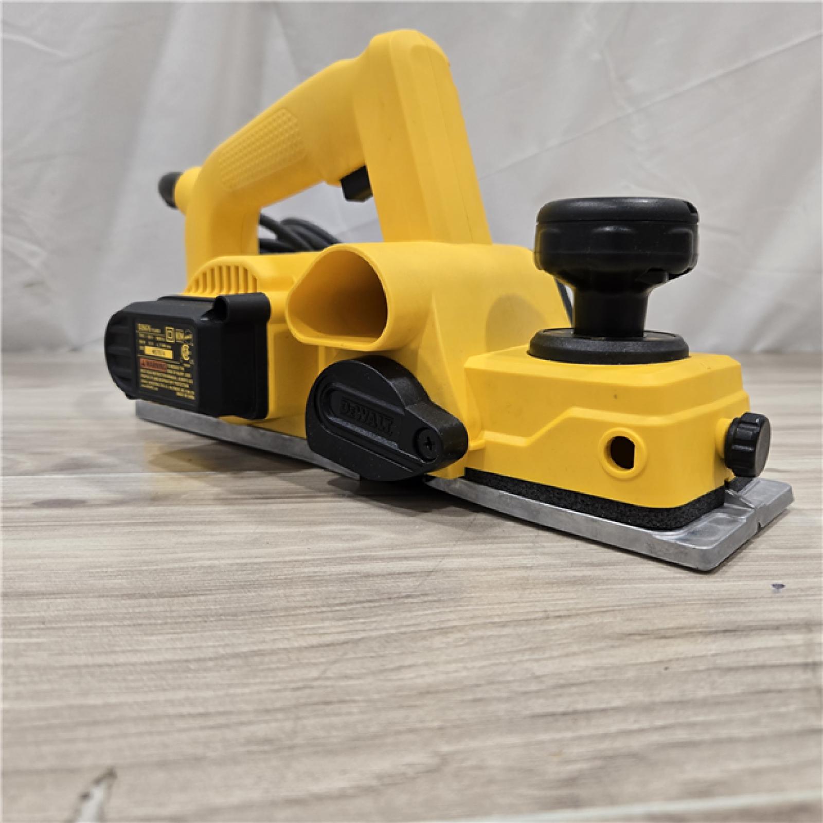 AS-IS DEWALT 5.5 Amp Portable Corded Hand Planer