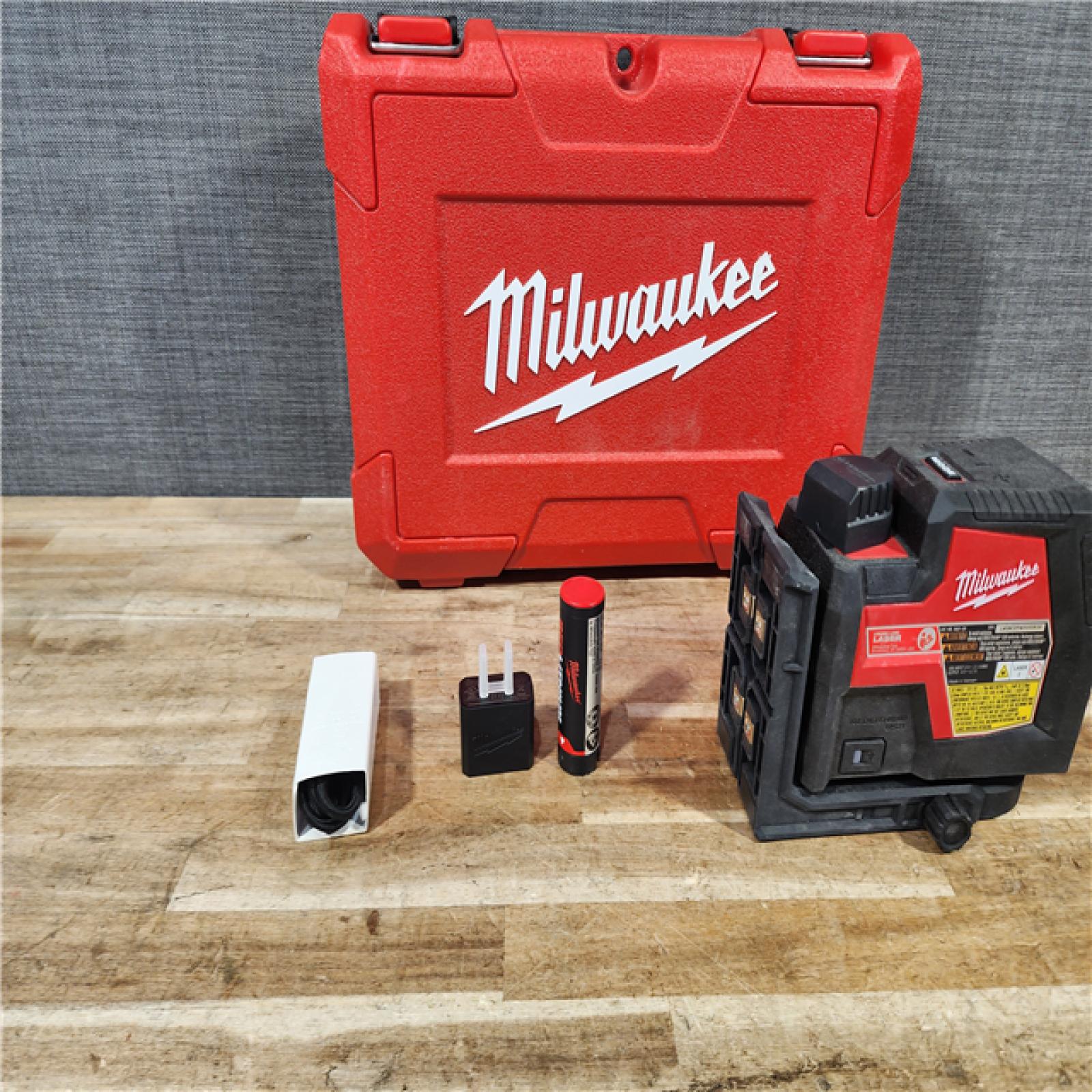 HOUSTON LOCATION - AS - IS Milwaukee 100 ft. REDLITHIUM Lithium-Ion USB Green Rechargeable Cross Line Laser Level with Charger