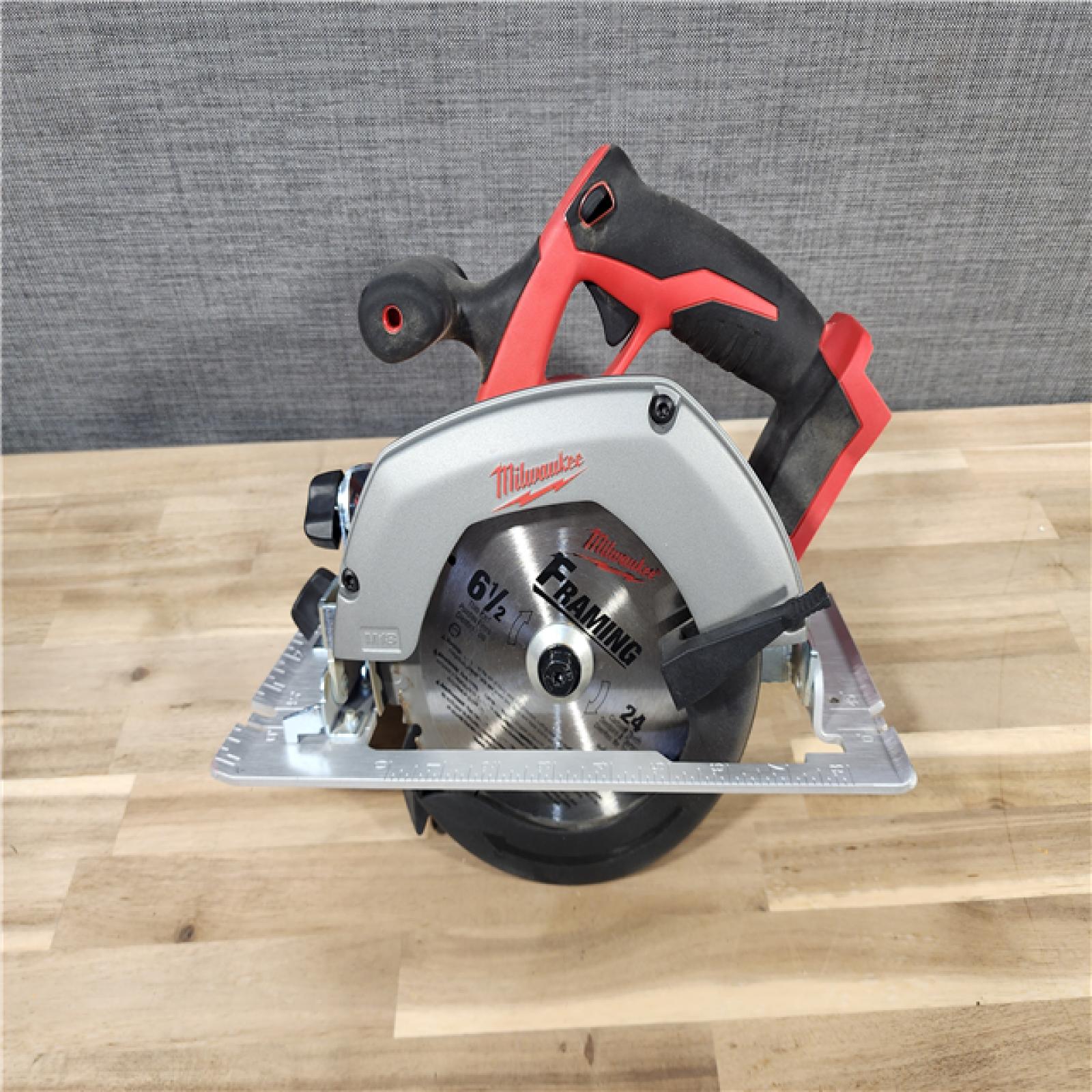 HOUSTON LOCATION - AS-IS (2) Milwaukee M18 6 1/2 Circular Saw (Tool Only)