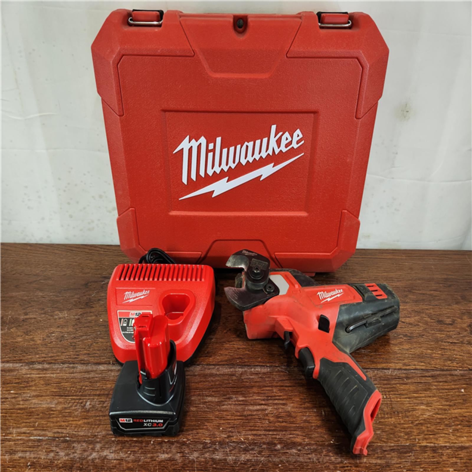 AS-IS Milwaukee M12 Cordless 600 MCM Cable Cutter Kit w/ Hard Case