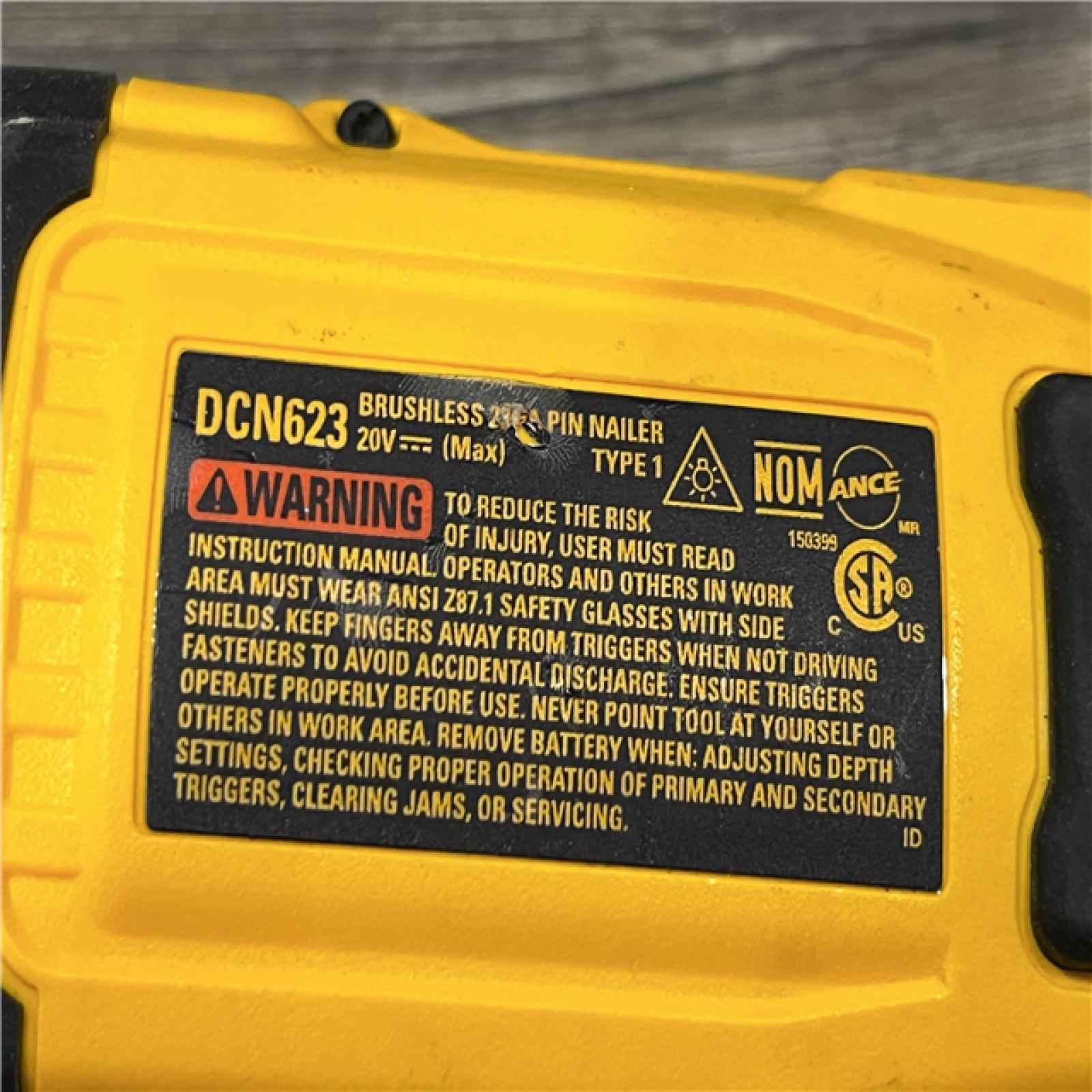 AS-IS DEWALT ATOMIC 20V MAX Lithium Ion Cordless 23 Gauge Pin Nailer Kit