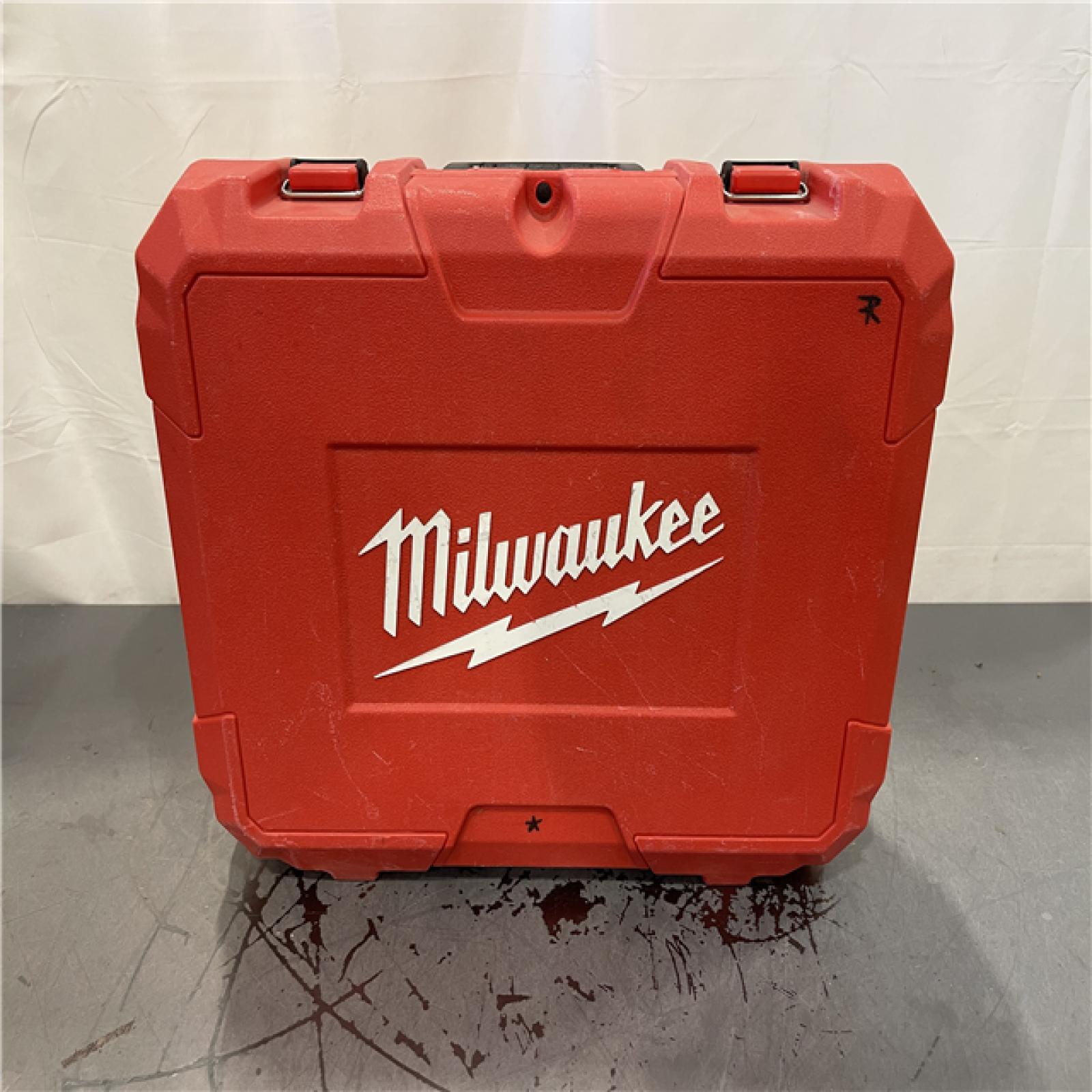 AS-IS - Milwaukee M12 12-Volt Lithium-Ion Cordless Green 250 ft. 3-Plane Laser Level Kit