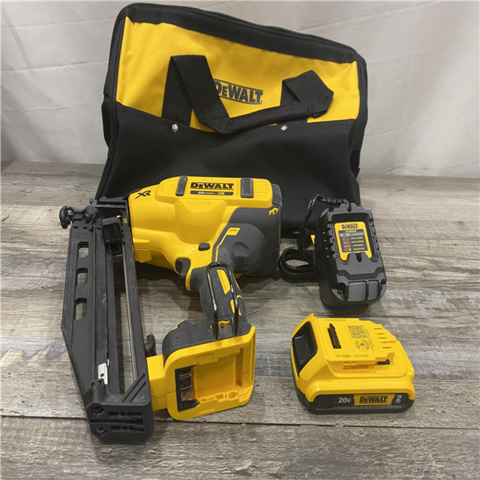 AS-IS DEWALT 20V MAX XR 16-Gauge Electric Cordless Angled Finishing Nailer Kit