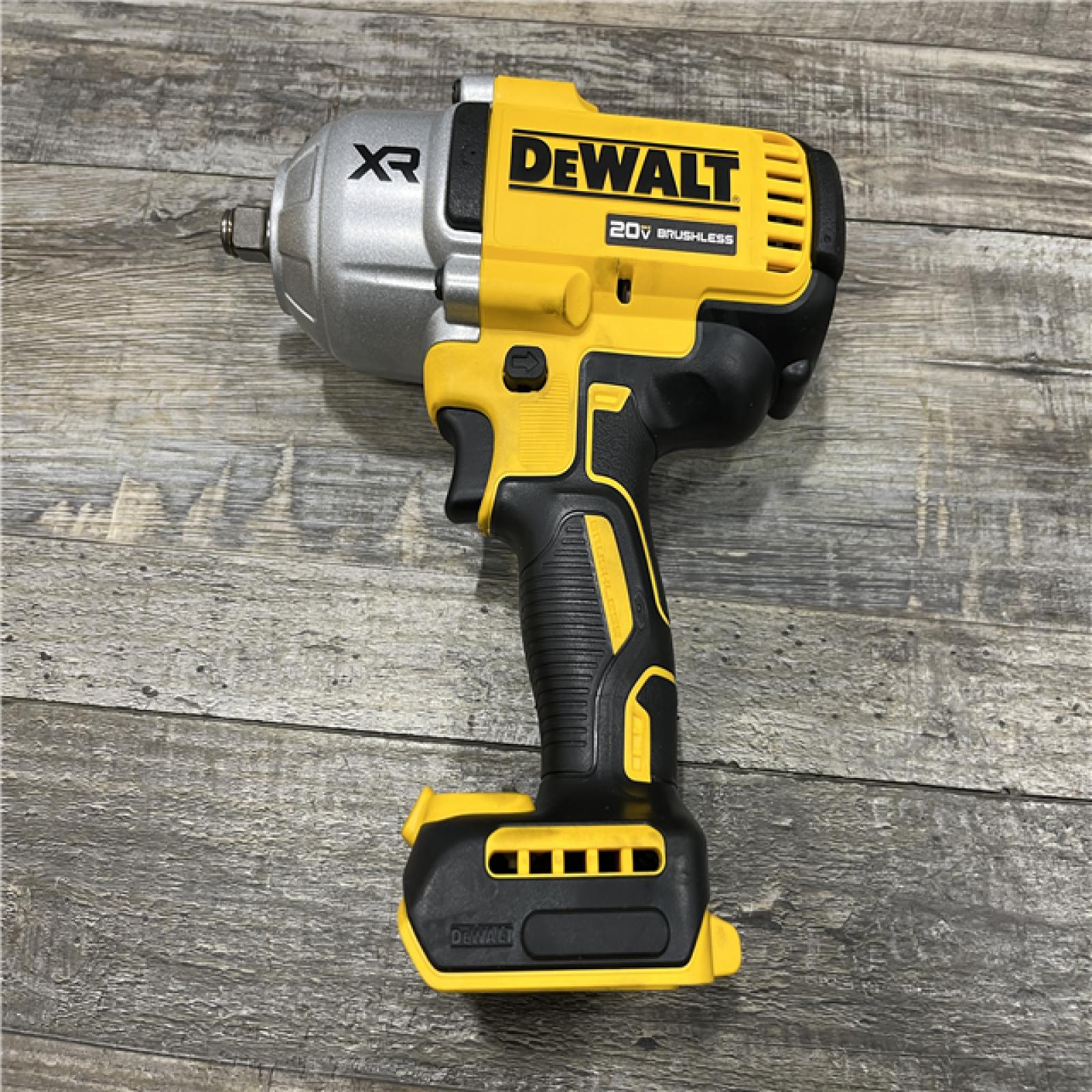 AS-IS DEWALT 20V MAX Lithium-Ion Cordless 1/2 in. Impact Wrench Kit