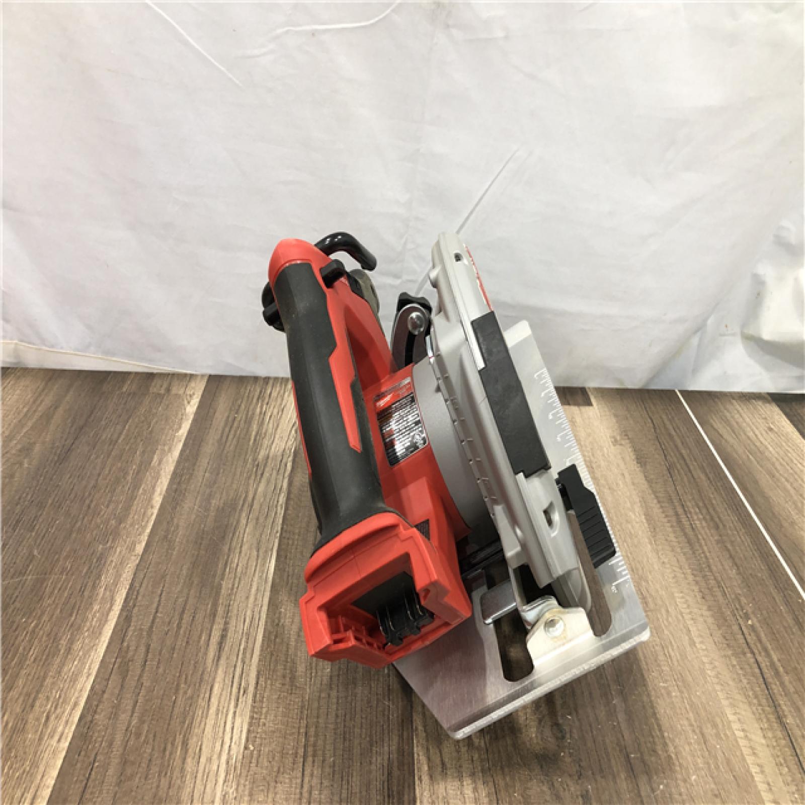 AS-IS Milwaukee 18V Lithium-Ion Brushless Cordless 7-1/4 in. Circular Saw (Tool-Only)