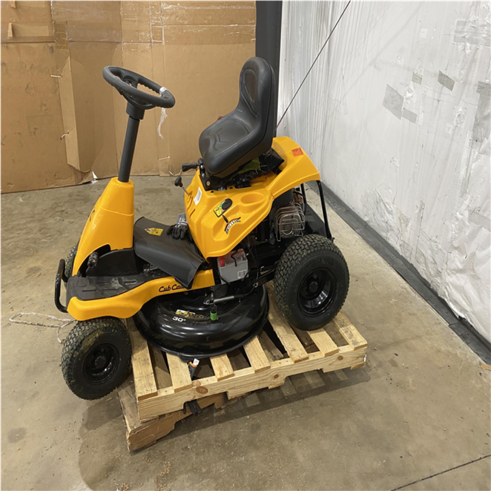 Houston Location - AS-IS Outdoor Power Equipment CUB CADET SIT DOWN MOWER