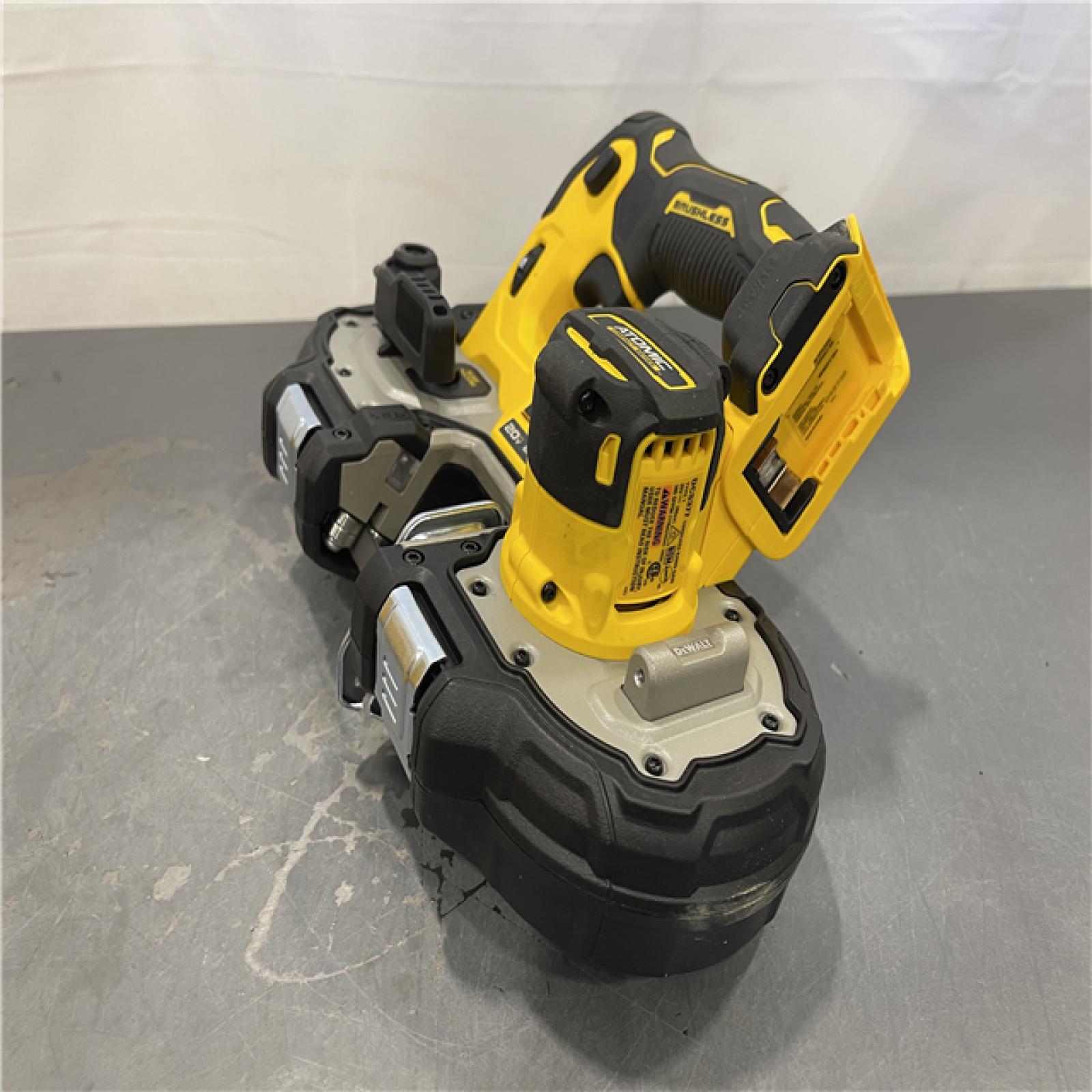 AS-IS - Dewalt ATOMIC 20V MAX Cordless Brushless Compact 1-3/4 in. Bandsaw