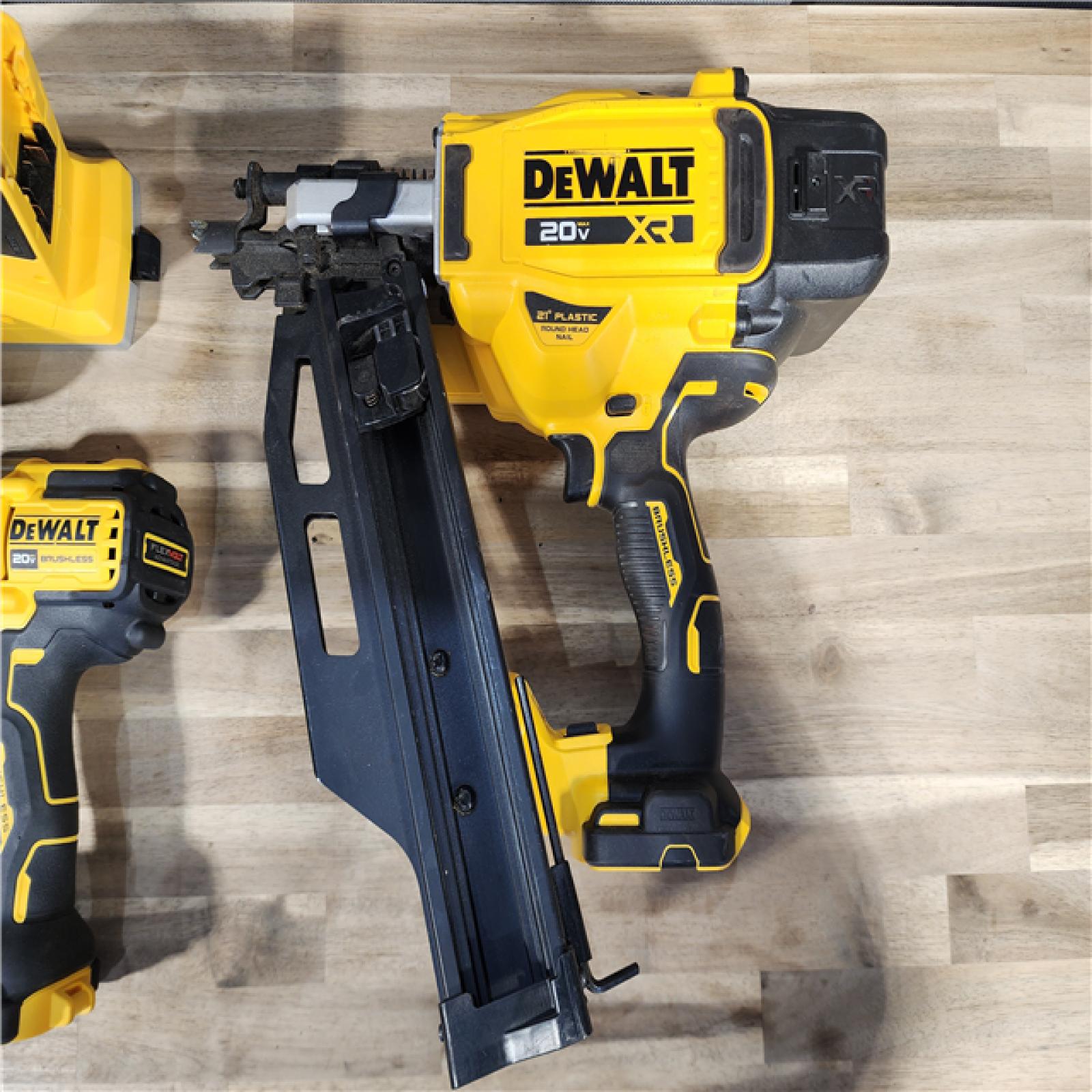 HOUSTON LOCATION - AS-IS DEWALT 4 TOOL COMBO