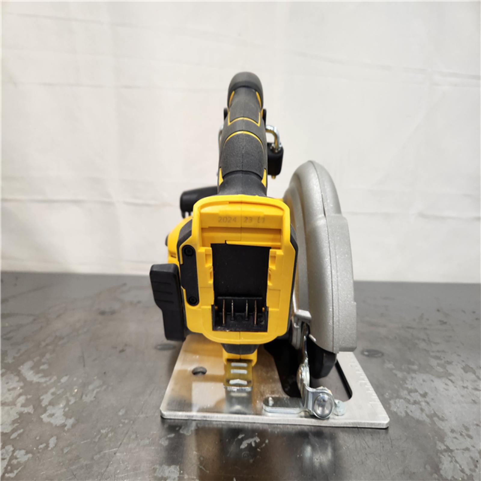 AS-IS- 20-Volt MAX 7-1/4 in. Cordless Circular Saw (Tool Only)