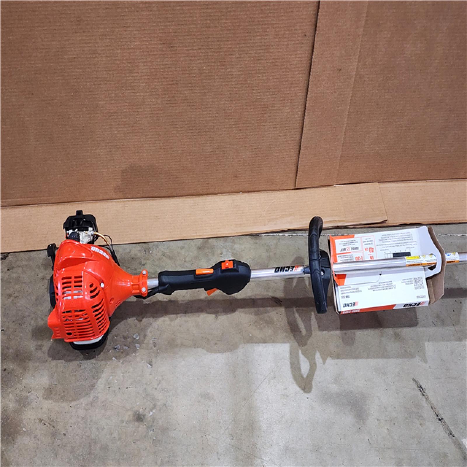 HOUSTON LOCATION - AS-IS (APPEARS LIKE NEW) Echo 16 Inch 21.2 CC Engine Straight Shaft String Trimmer - SRM-2120