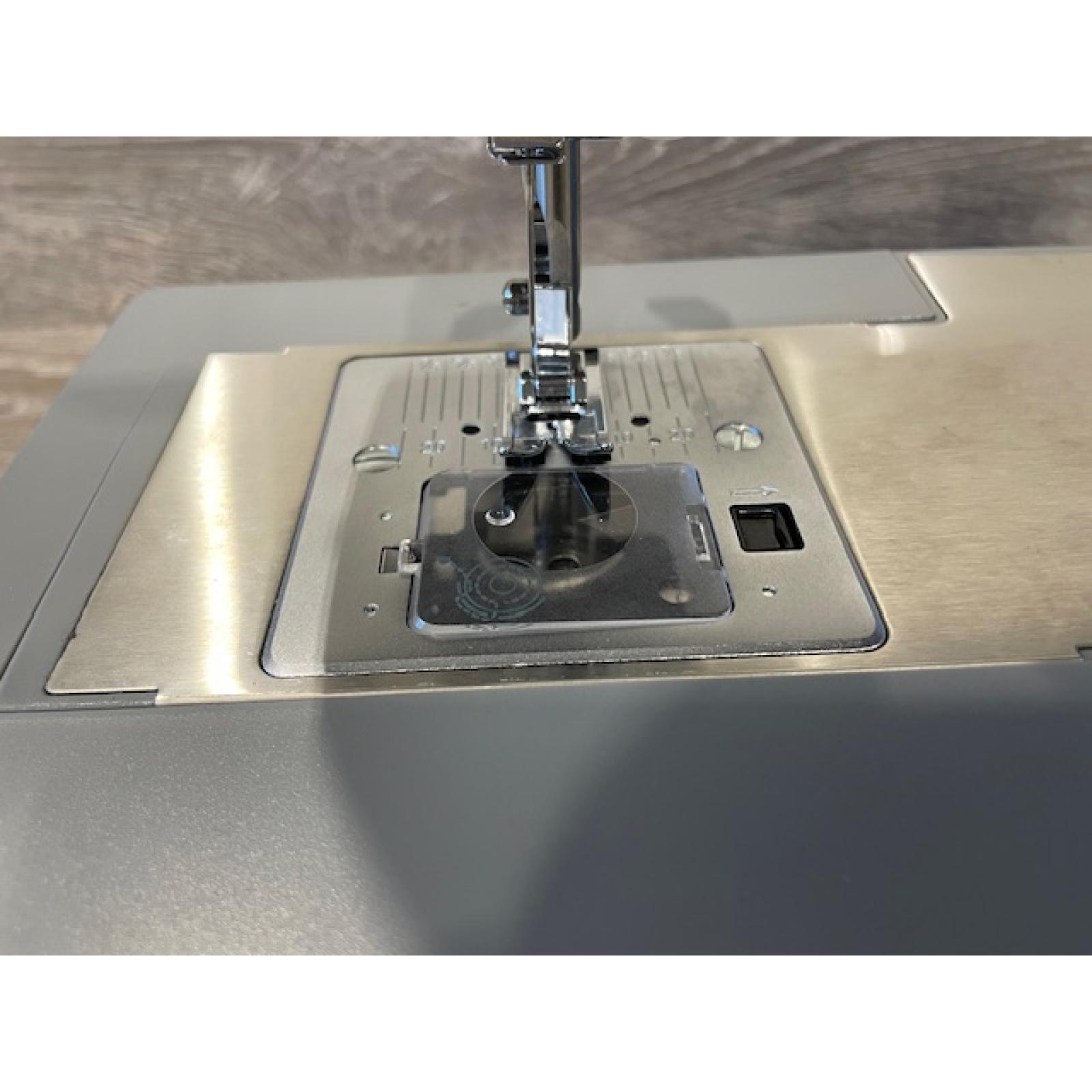 AS-IS SINGER 4452 Heavy Duty Sewing Machine