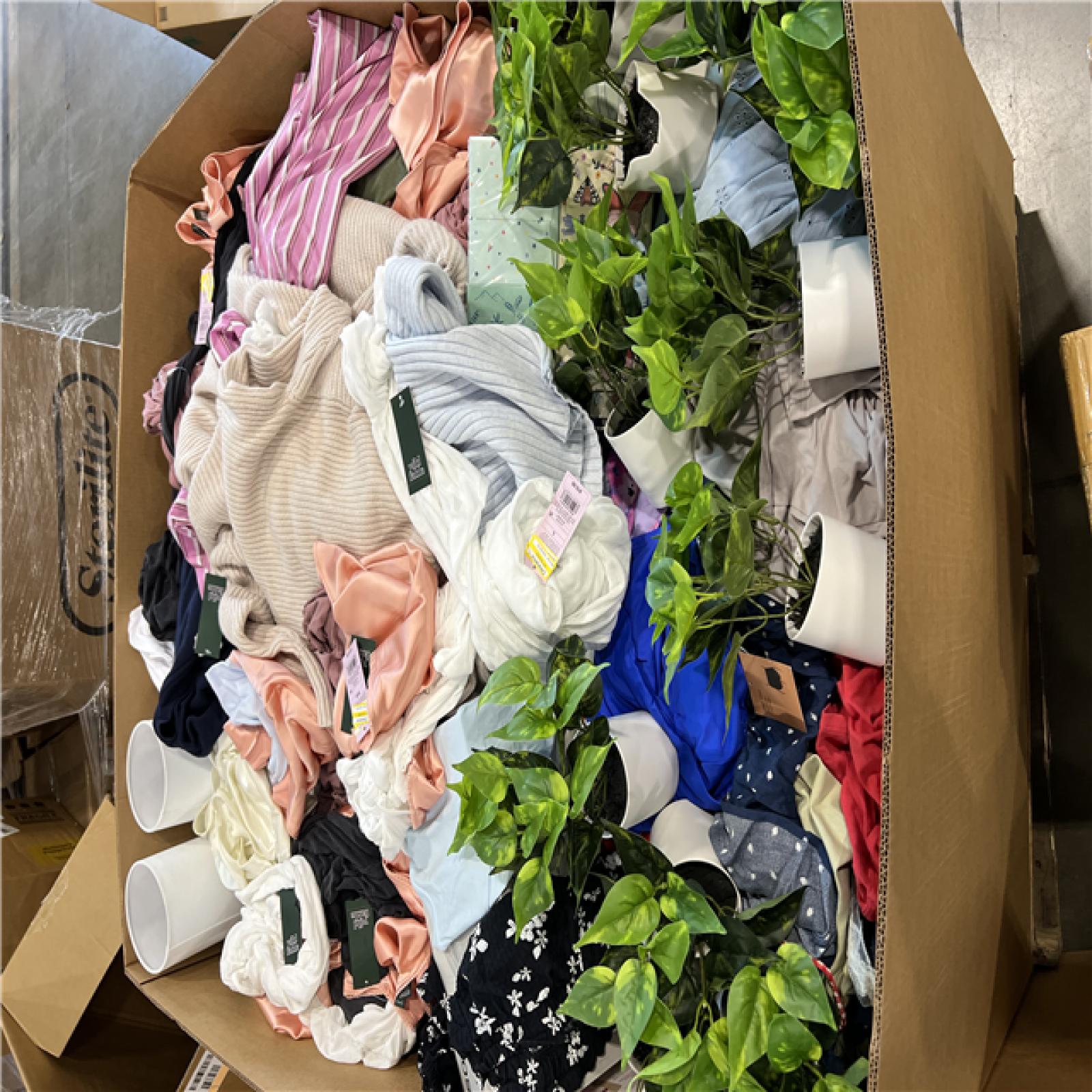 DALLAS LOCATION - CLOTHING, HOME GOODS PALLET