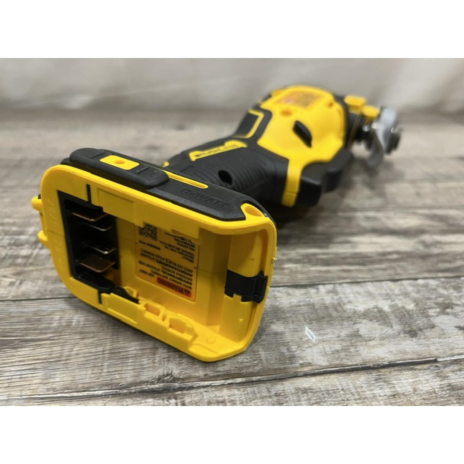 AS-IS DEWALT 20V MAX XR Cordless Brushless 3-Speed Oscillating Multi Tool (Tool Only)