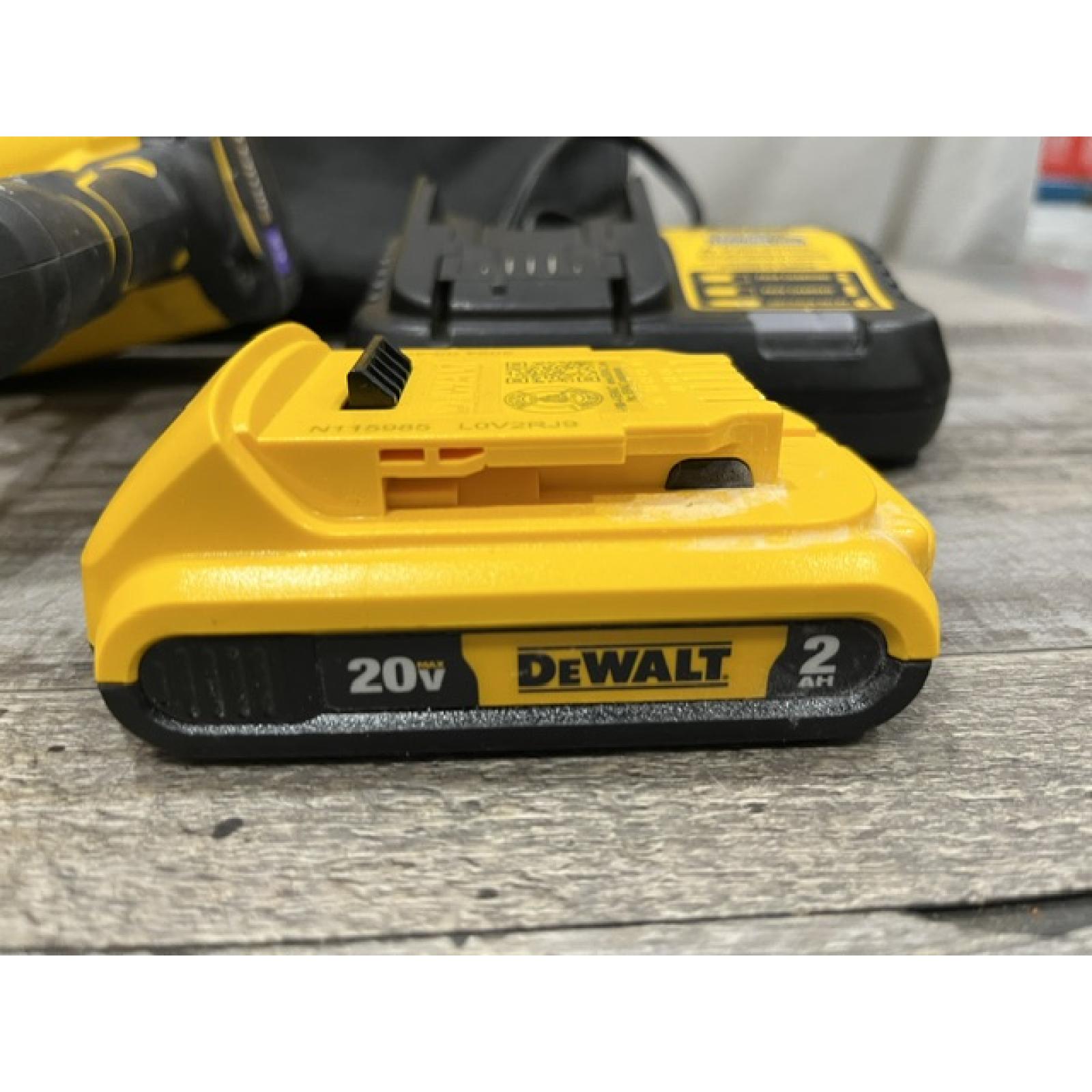 AS-IS DEWALT ATOMIC 20V MAX Lithium Ion Cordless 23 Gauge Pin Nailer Kit