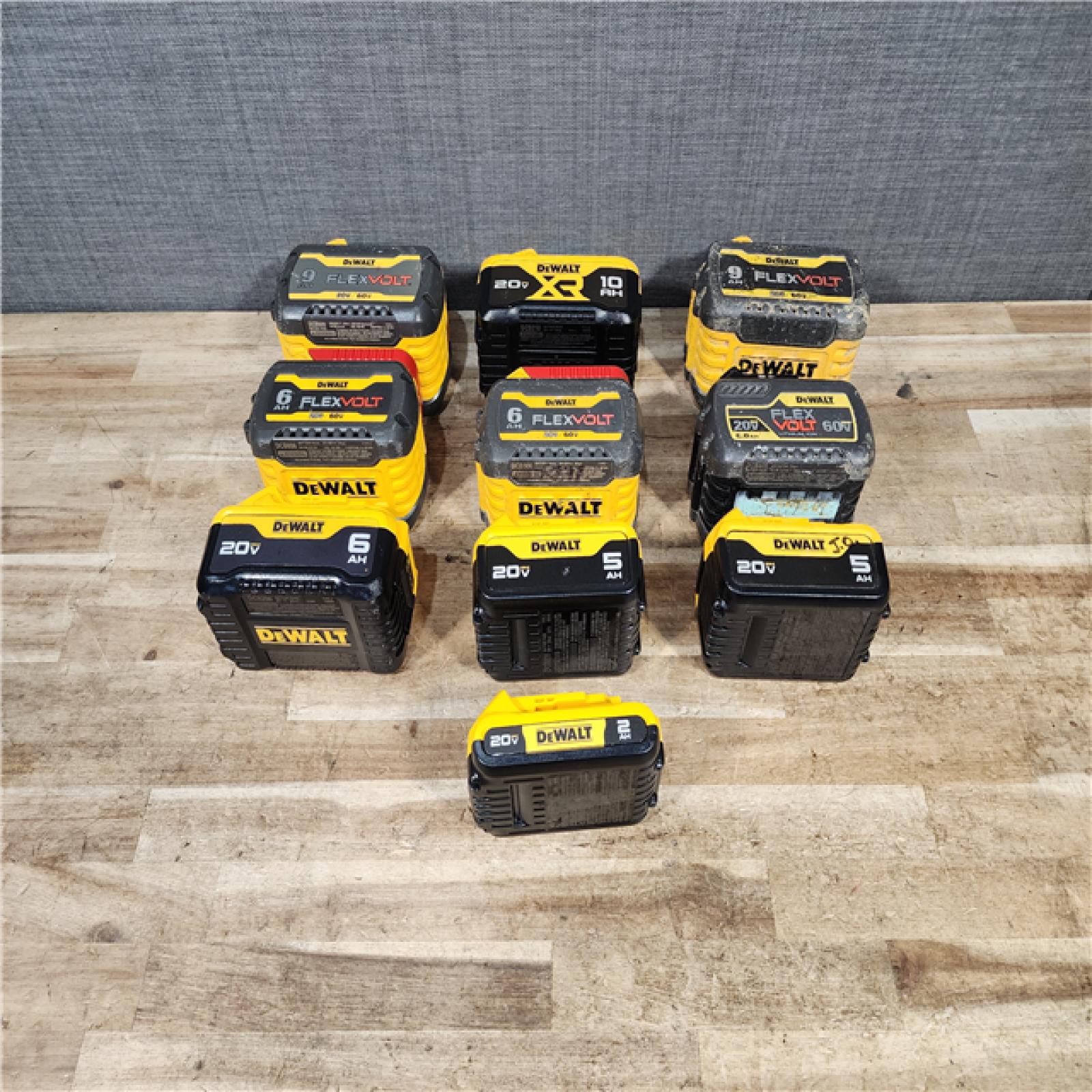 HOUSTON LOCATION - AS - IS DEWALT BATTERY PACK QTY - 10