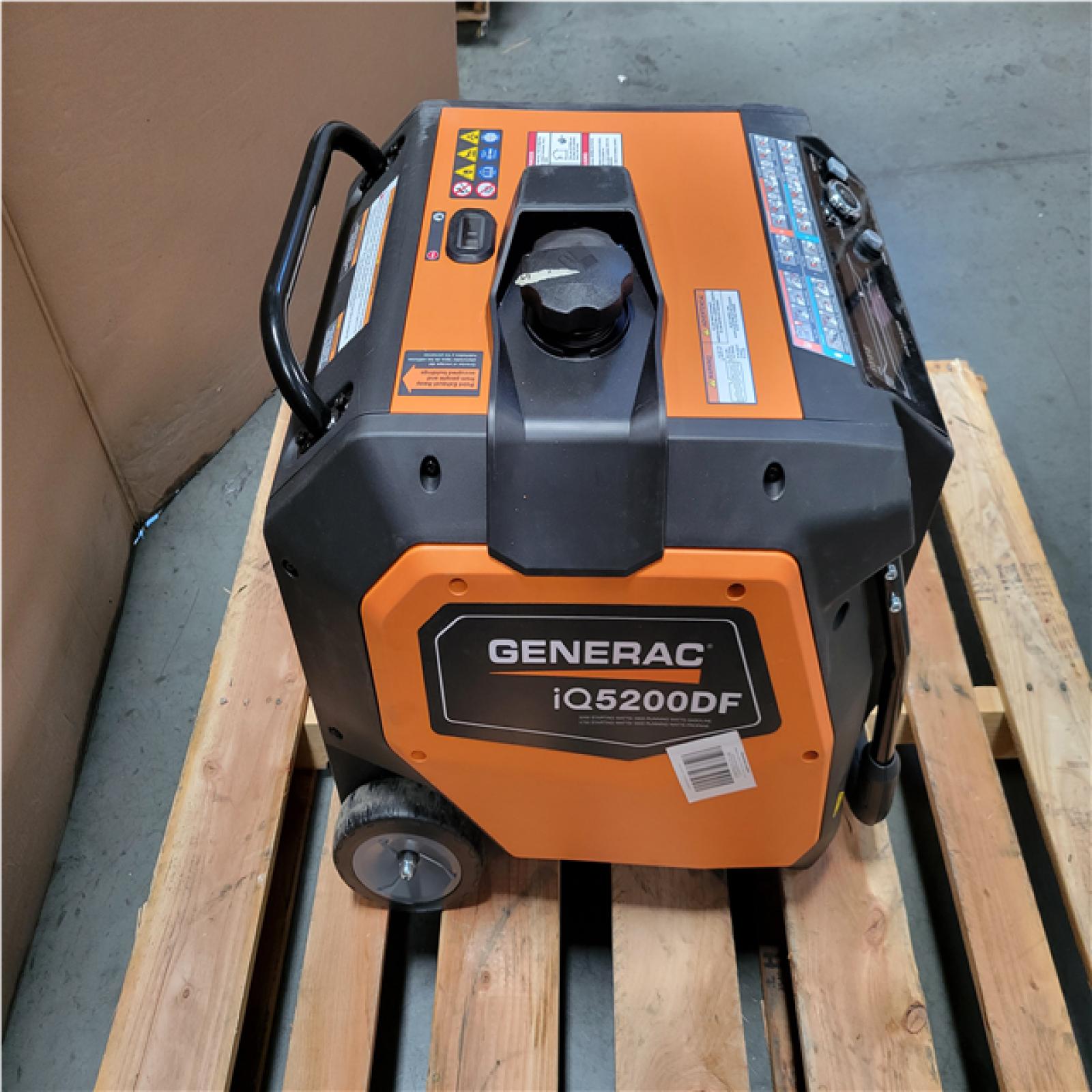 CALIFORNIA AS-IS GENERAC 5200 PEAK WATT/3900 RUNNING WATTS DUAL FUEL INVERTER GENERATOR W/ PUSH TO START