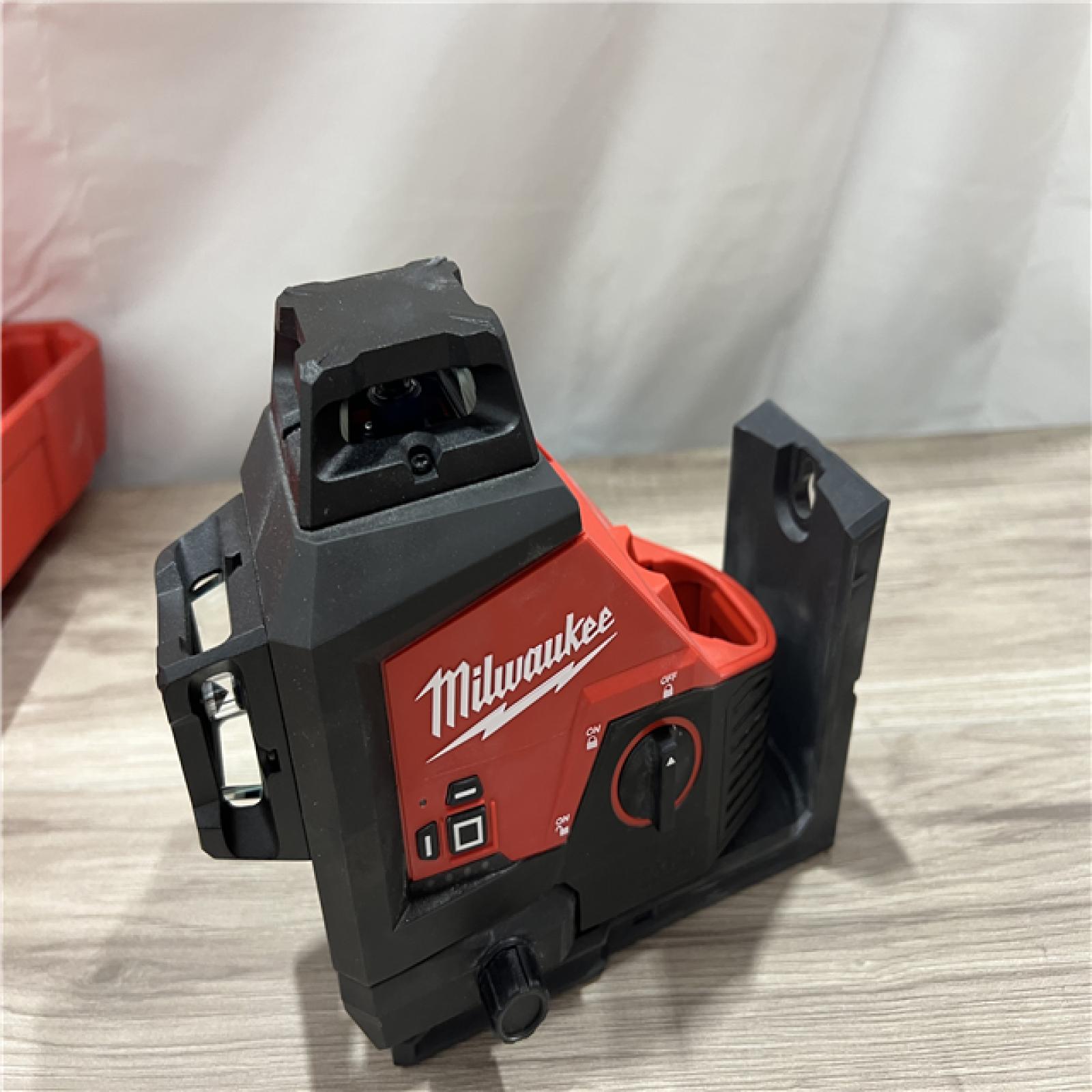 AS-IS Milwaukee 12-Volt Lithium-Ion Cordless Green 250 ft. 3-Plane Laser Level Kit