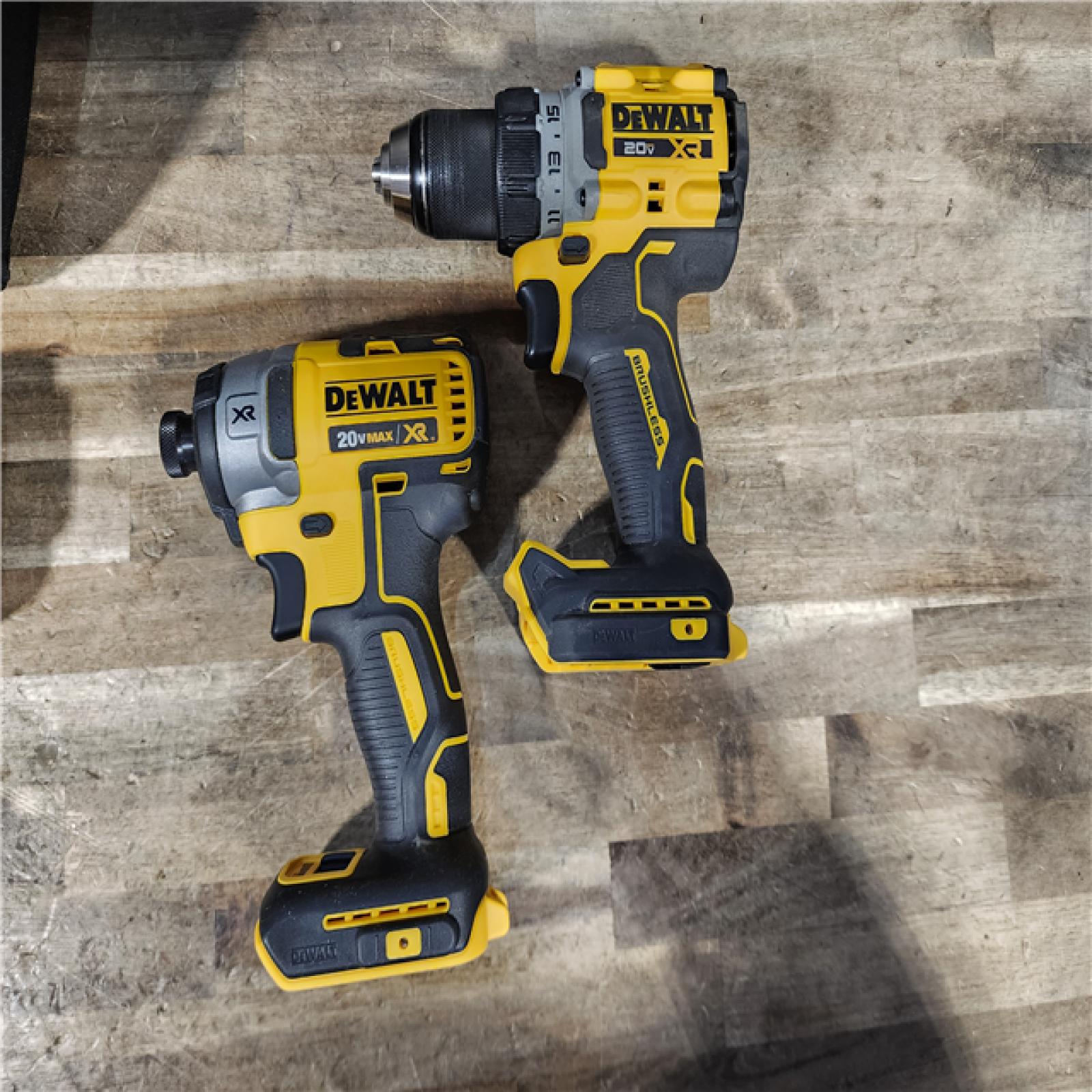 HOUSTON LOCATION - AS-IS DEWALT 2 TOOL COMBO KIT W/ (2) BATTERY & CHARGER