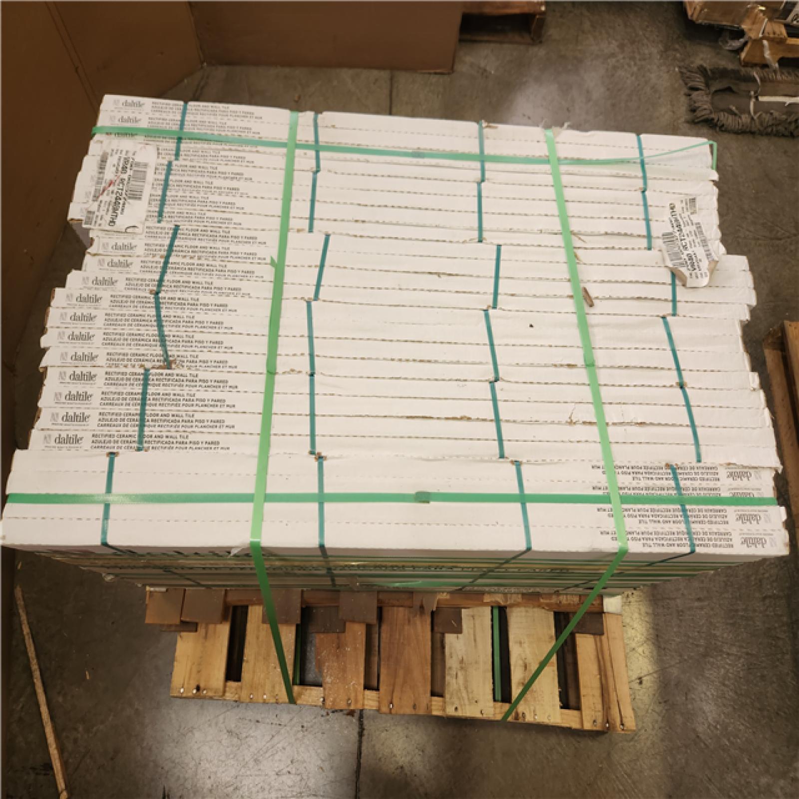 Phoenix NEW Daltile Vailridge Relic Gold 24 in. x 47 in. Glazed Ceramic Floor and Wall Tile (372 sq. ft./24 Case)