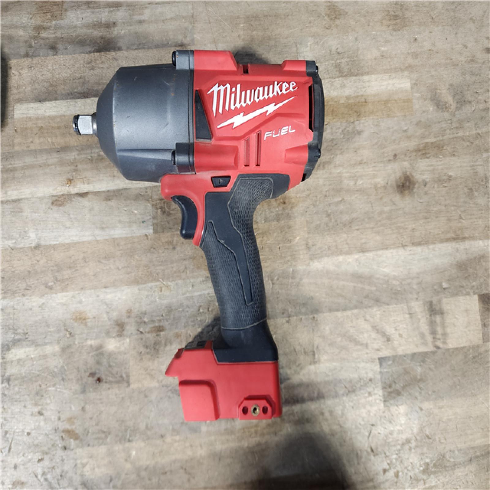 HOUSTON LOCATION - AS-IS Milwaukee M18 FUEL 1/2 in. Cordless Brushless Impact Wrench Kit (Battery & Charger)