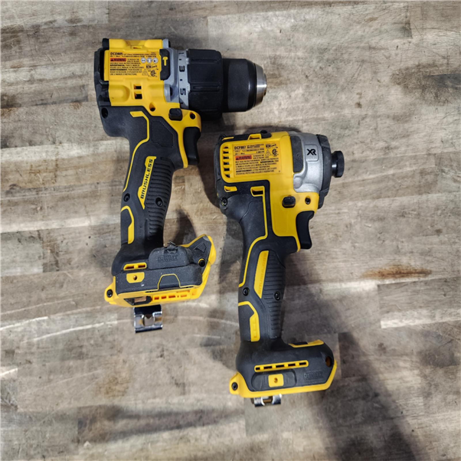 HOUSTON LOCATION - AS-IS DEWALT 2 TOOL COMBO KIT W/ (2) BATTERY & CHARGER