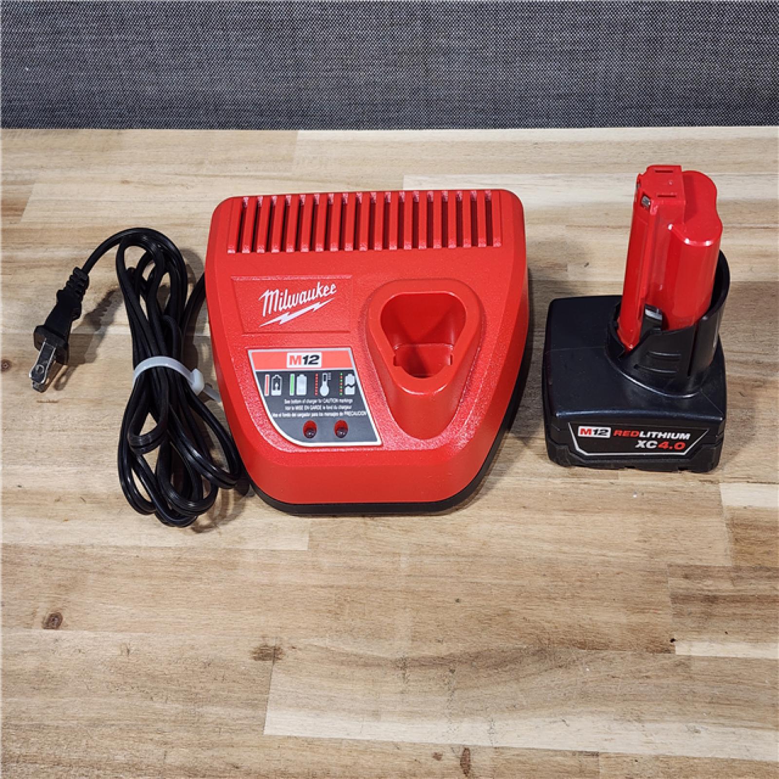 HOUSTON LOCATION - AS-IS Milwaukee 12-Volt Lithium-Ion Cordless Green 125 ft. Cross Line and Plumb Points Laser Level Kit