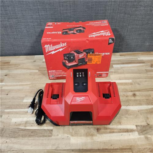 HOUSTON LOCATION - AS-IS (APPEARS LIKE NEW) Milwaukee M18 18V Dual Bay Simultaneous Super Charger