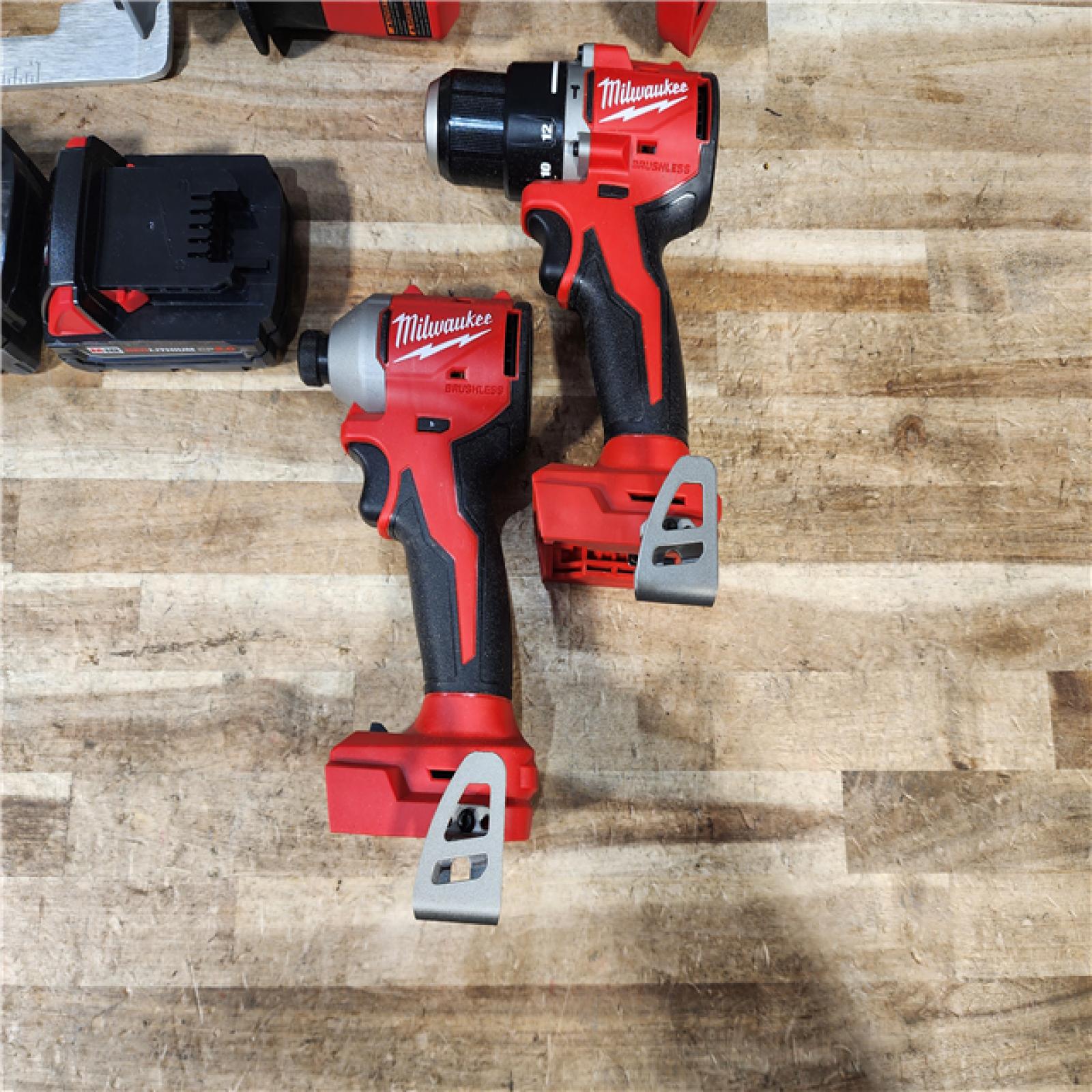 HOUSTON LOCATION - AS - IS Milwaukee 4 Tool Combo Kit W/ (2) Battery & Charger