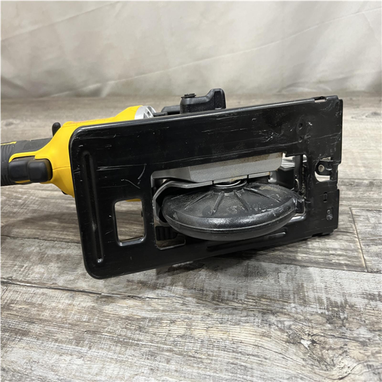 AS-IS DEWALT ATOMIC 20V MAX Cordless Brushless 4-1/2 in. Circular Saw (Tool Only)