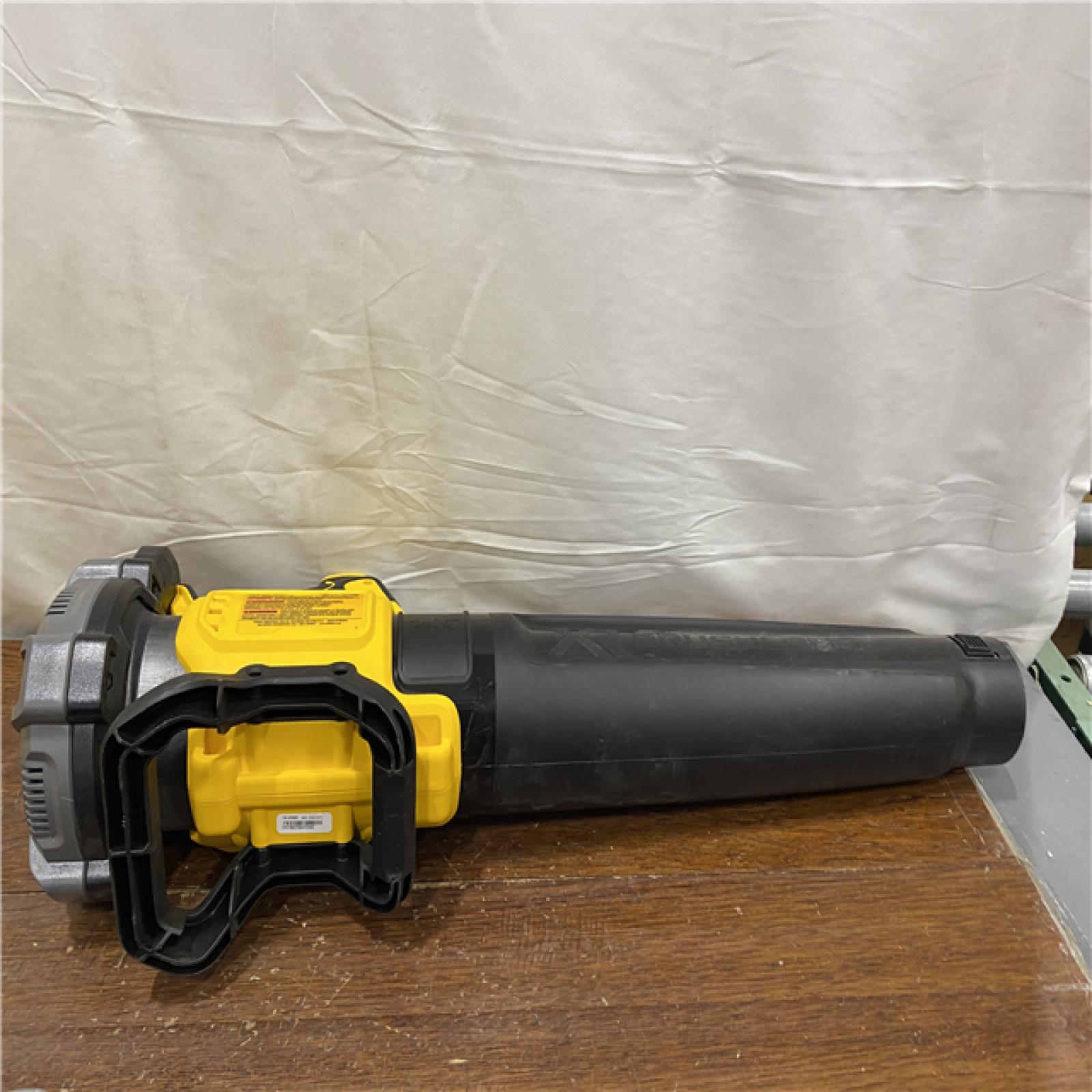AS-IS DEWALT 20V MAX* XR Brushless Cordless Handheld Blower Kit