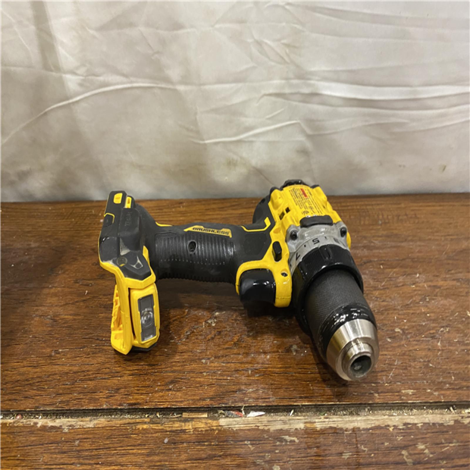 AS-IS DEWALT 20V MAX XR Brushless Cordless 1/2 Drill/Driver Kit