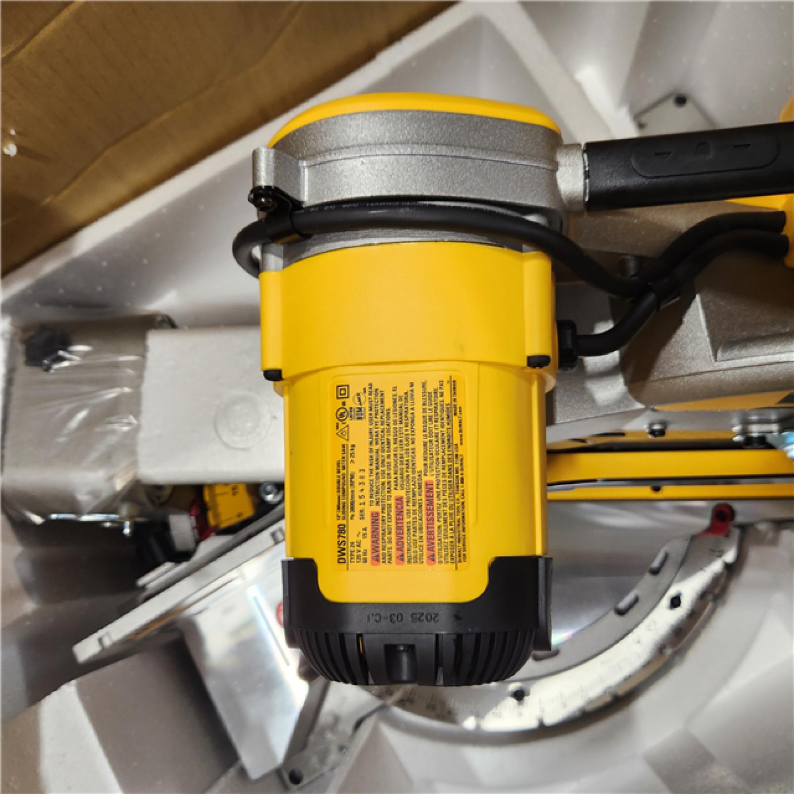 Like New- DeWALT  12in Double Bevel Sliding Compound Miter Saw