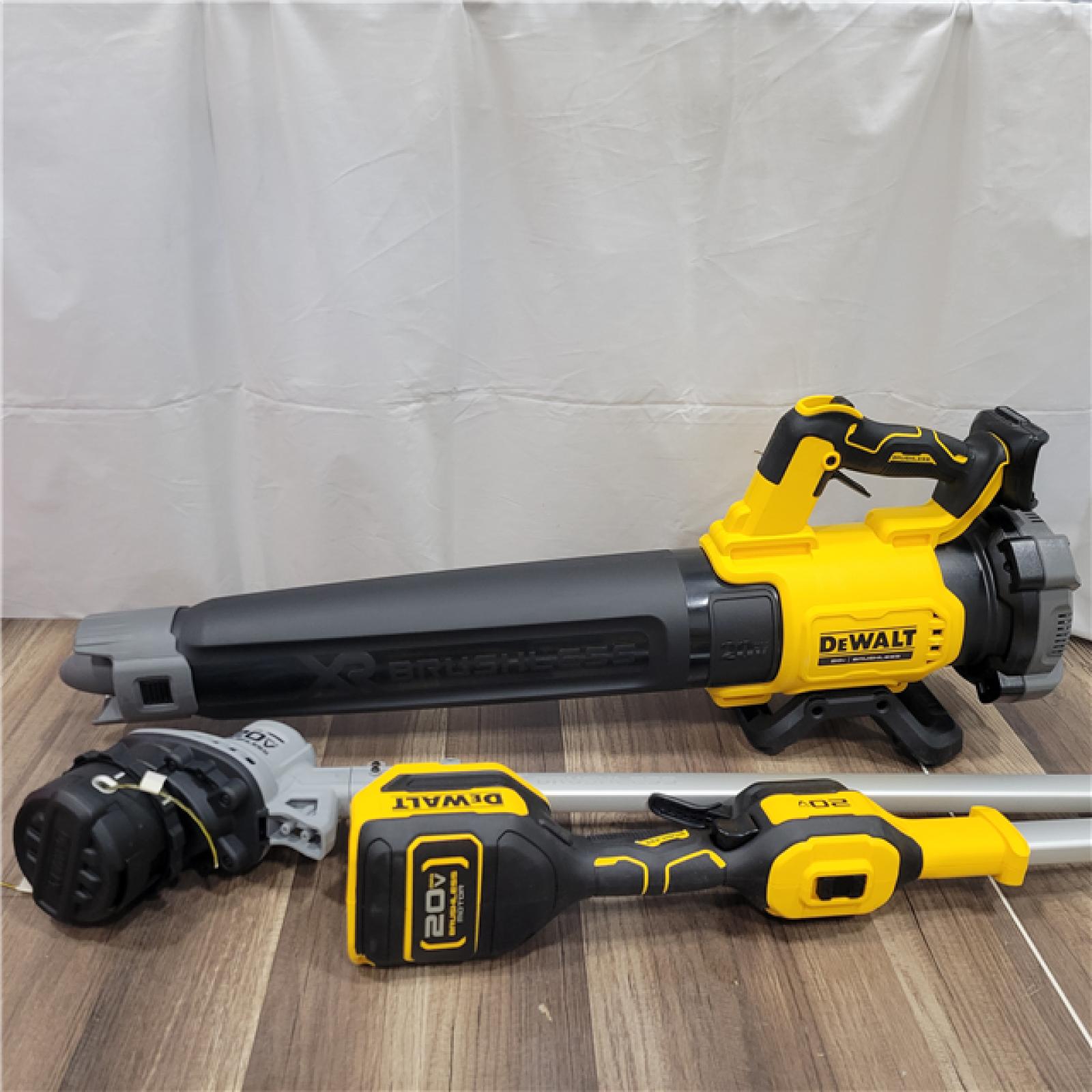 AS-IS   DEWALT 20V MAX Cordless Battery Powered String Trimmer & Blower Combo Kit with (1) 4 Ah Battery & Charger