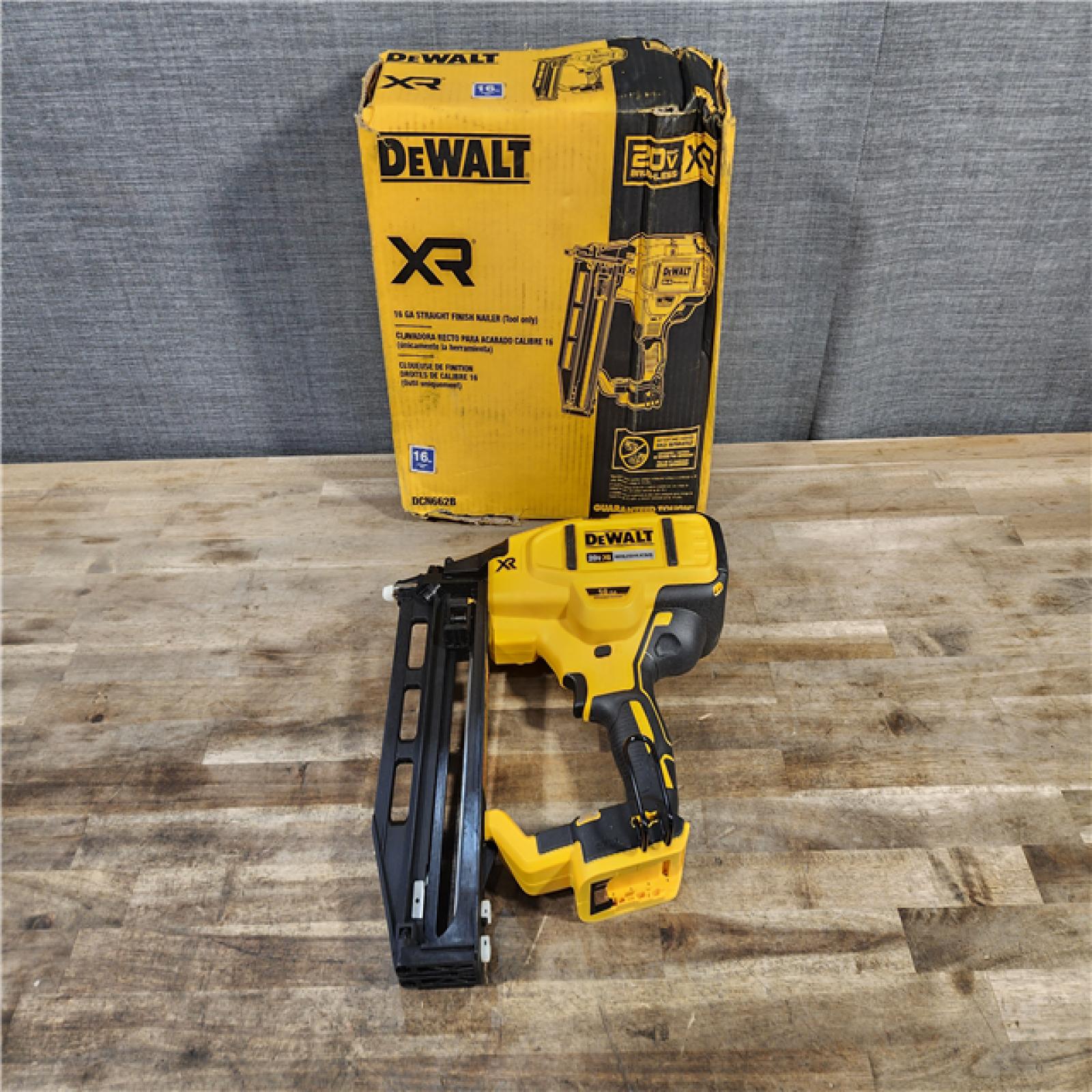 HOUSTON LOCATION - AS-IS DEWALT 20V MAX XR 16-Gauge Lithium-Ion Cordless Finish Nailer (Tool Only)
