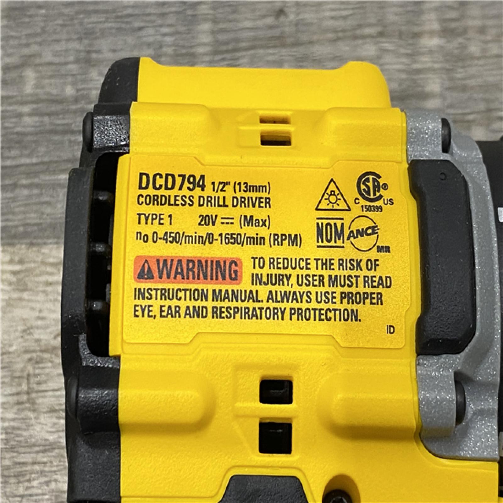 AS-IS DEWALT Atomic 20V Lithium-Ion Cordless Compact 1/2 in. Drill/Driver Kit